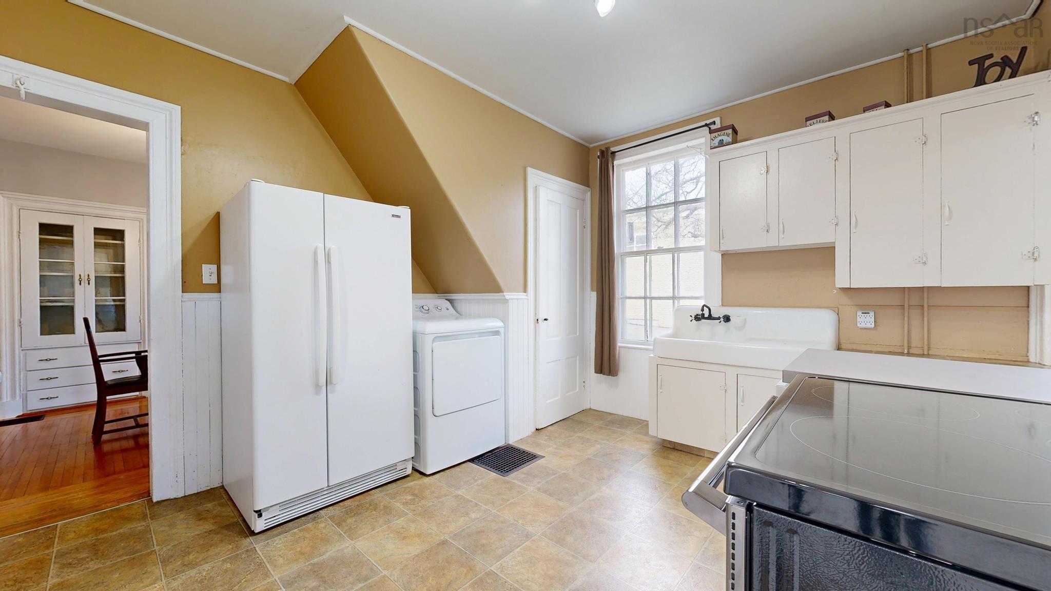 $299,000.00: 20 North Street, Lockeport