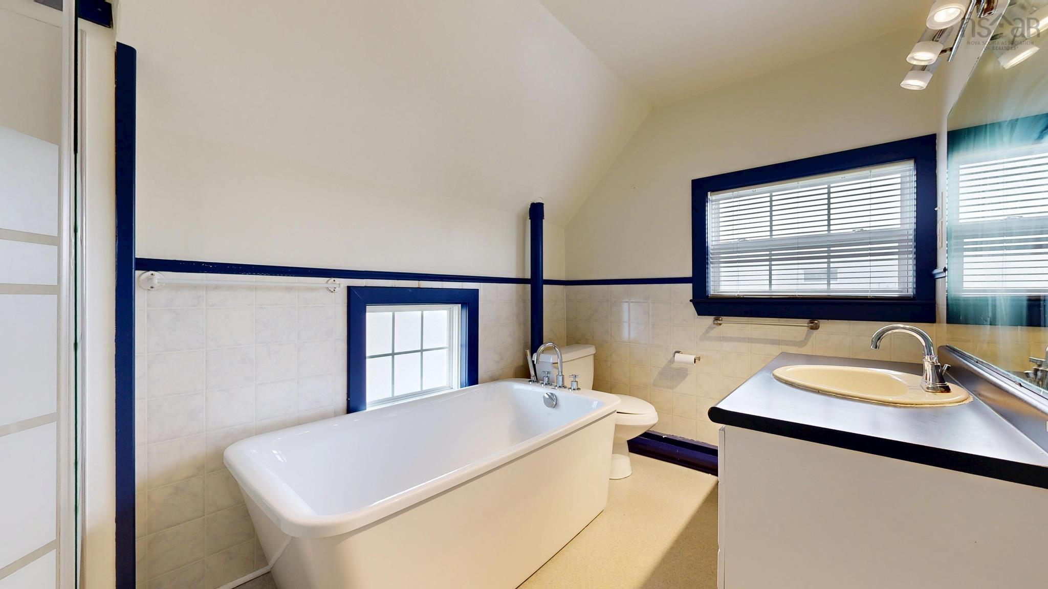 $299,000.00: 20 North Street, Lockeport