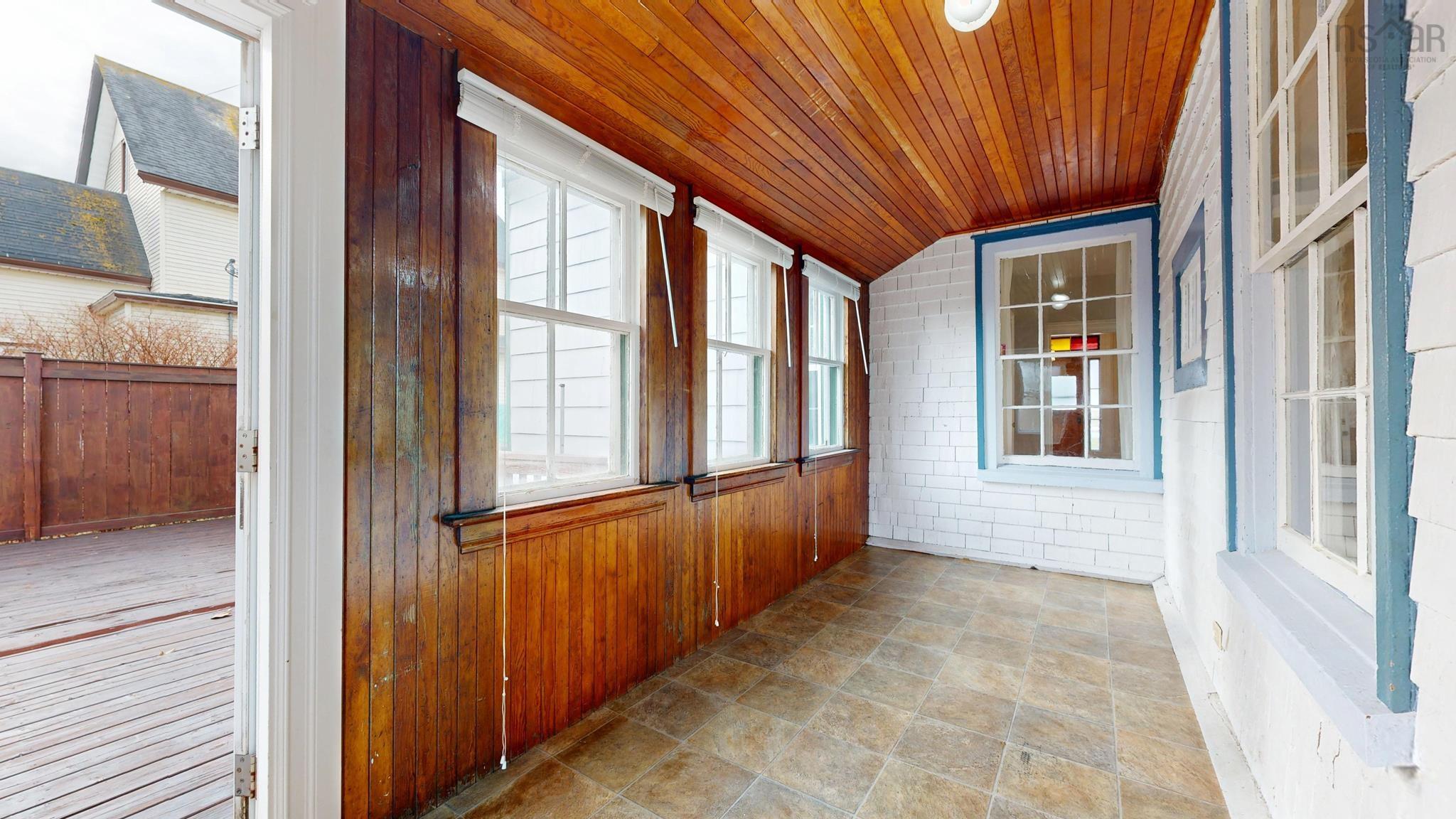 $299,000.00: 20 North Street, Lockeport