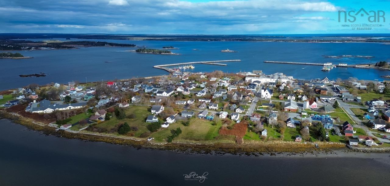 $299,000.00: 20 North Street, Lockeport