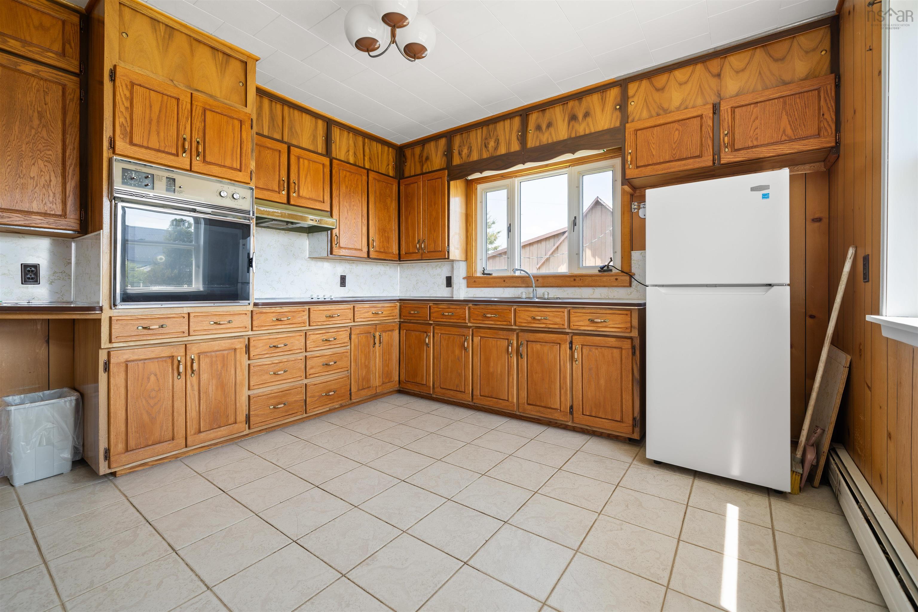 $329,900.00: 571 Burntcoat Road, Burntcoat