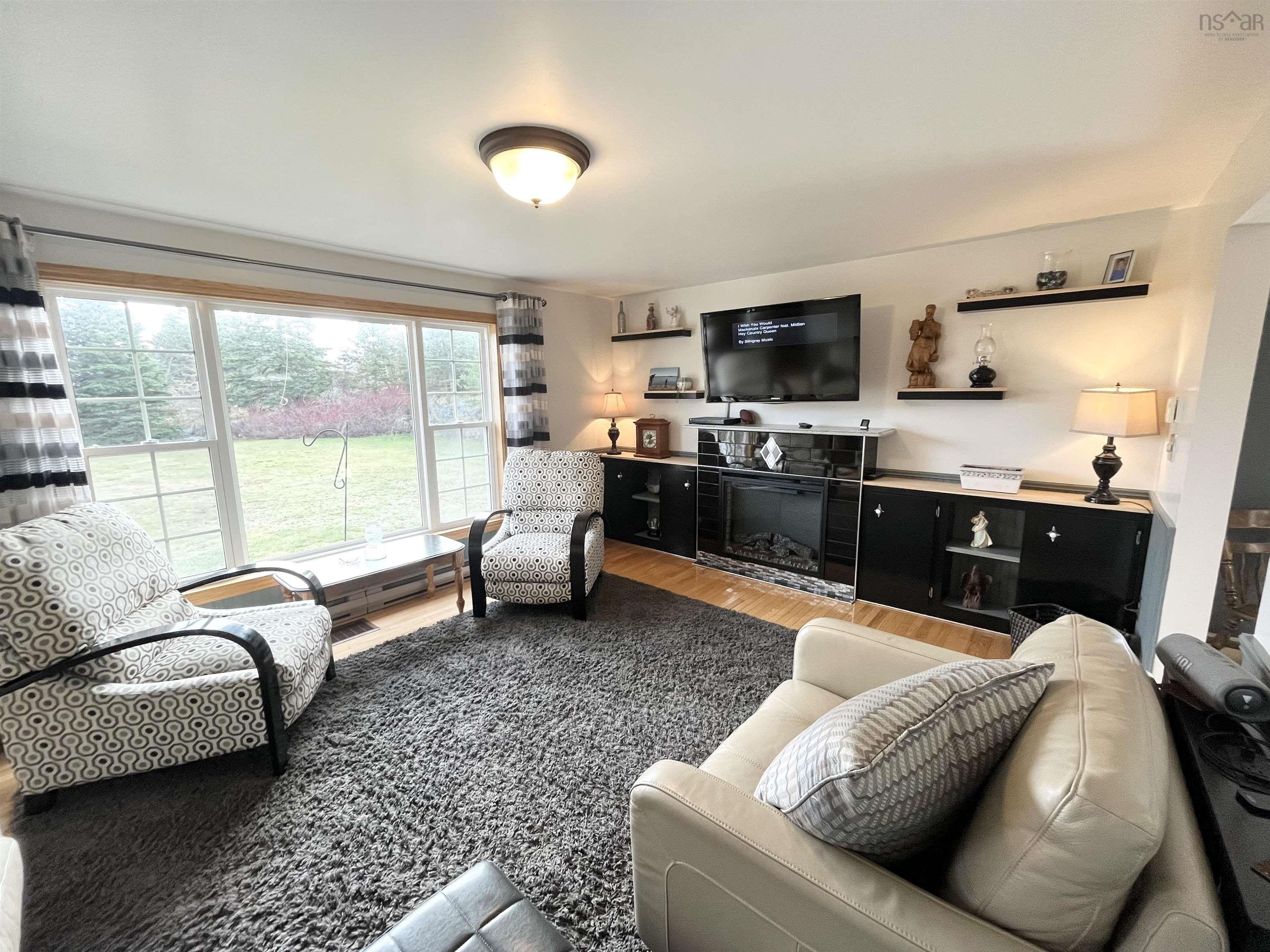 $385,000.00: 472 Centreville South Side Road, South Side