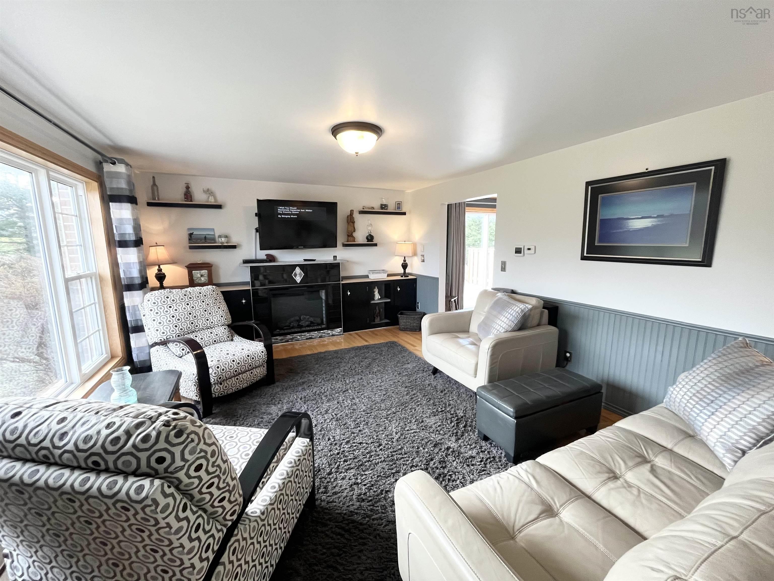 $385,000.00: 472 Centreville South Side Road, South Side