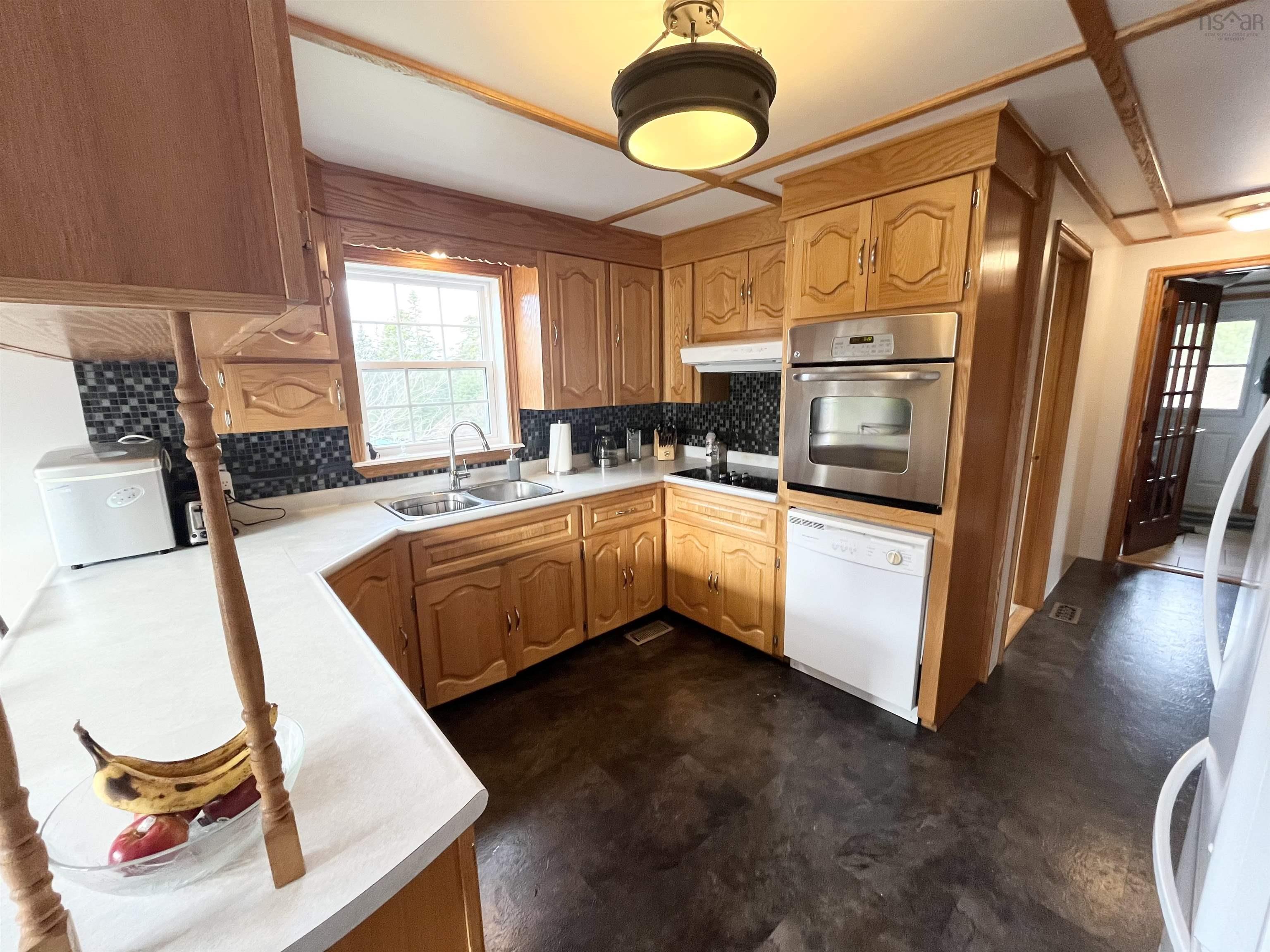 $385,000.00: 472 Centreville South Side Road, South Side
