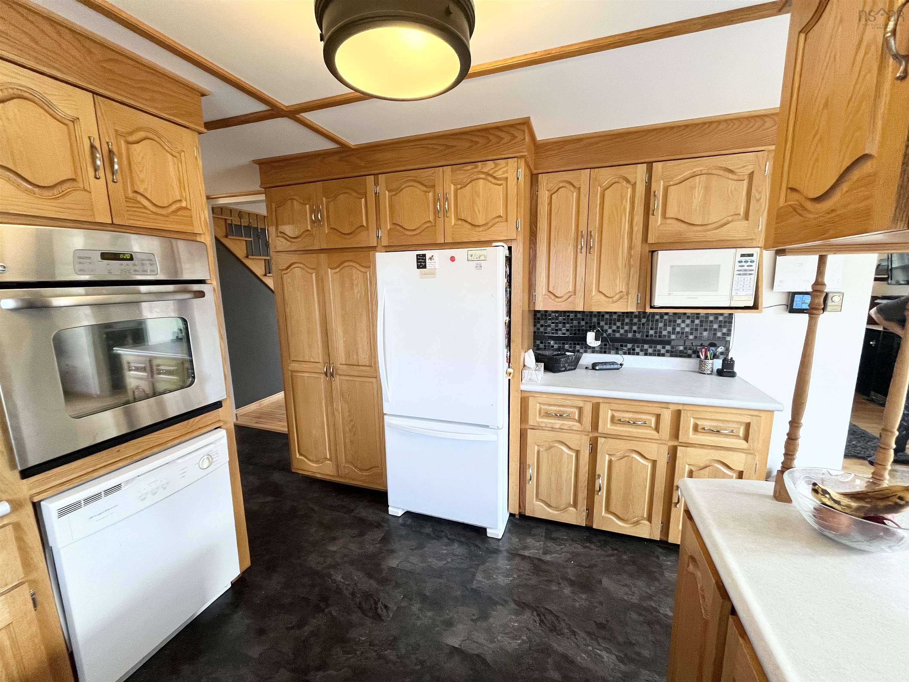$385,000.00: 472 Centreville South Side Road, South Side