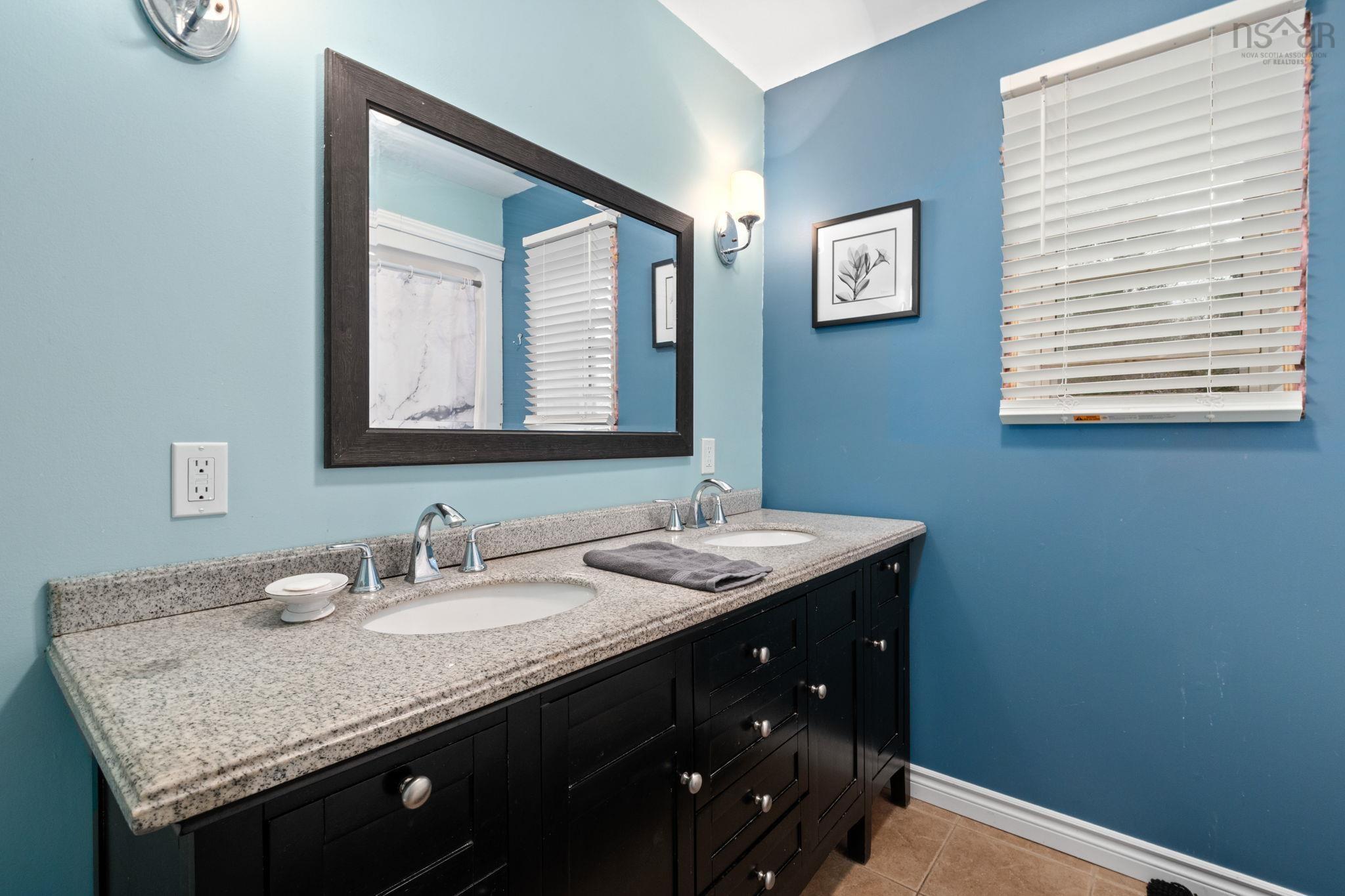 $529,900.00: 26 Willies Lane, Fox Point