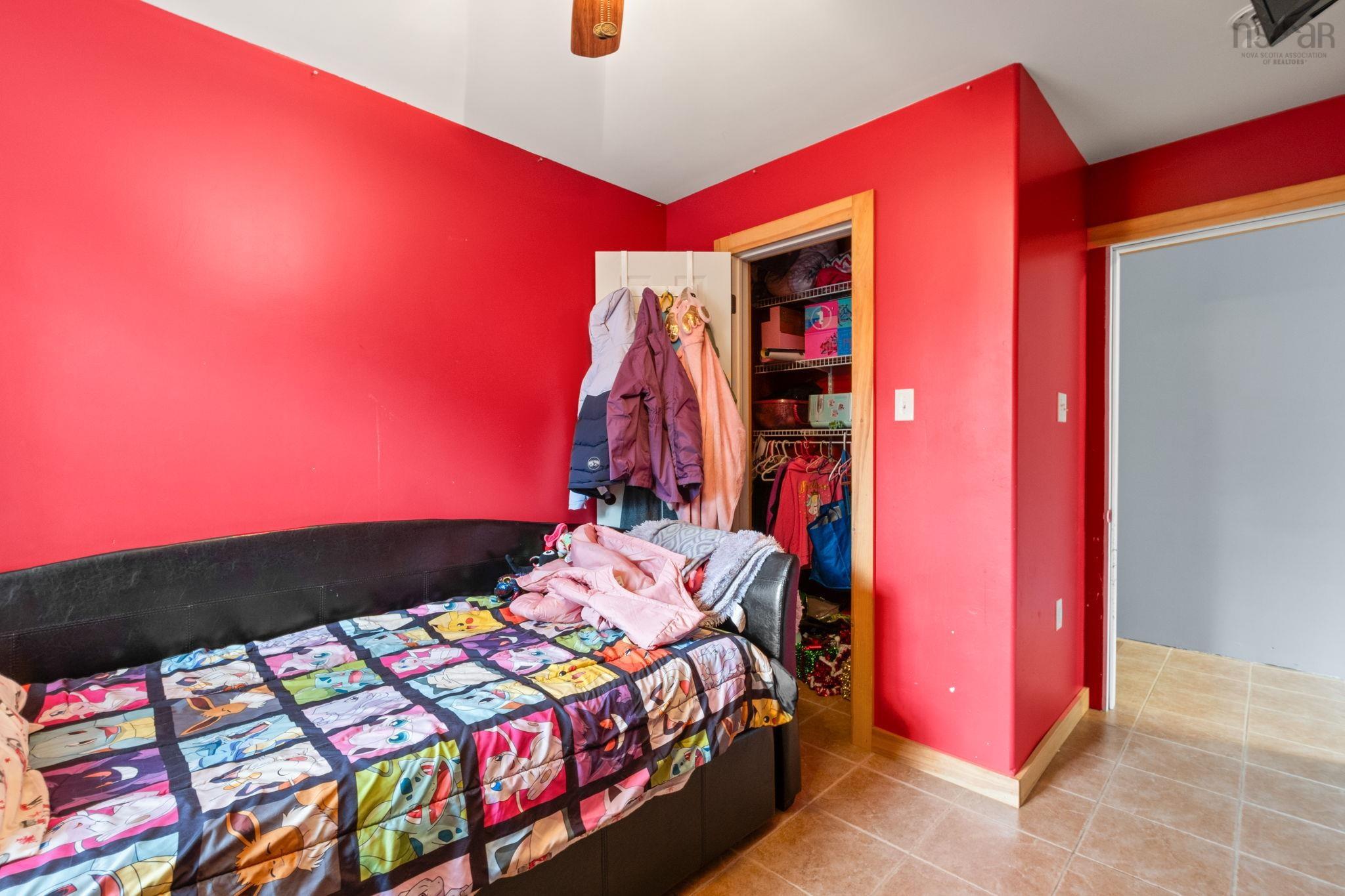 $529,900.00: 26 Willies Lane, Fox Point