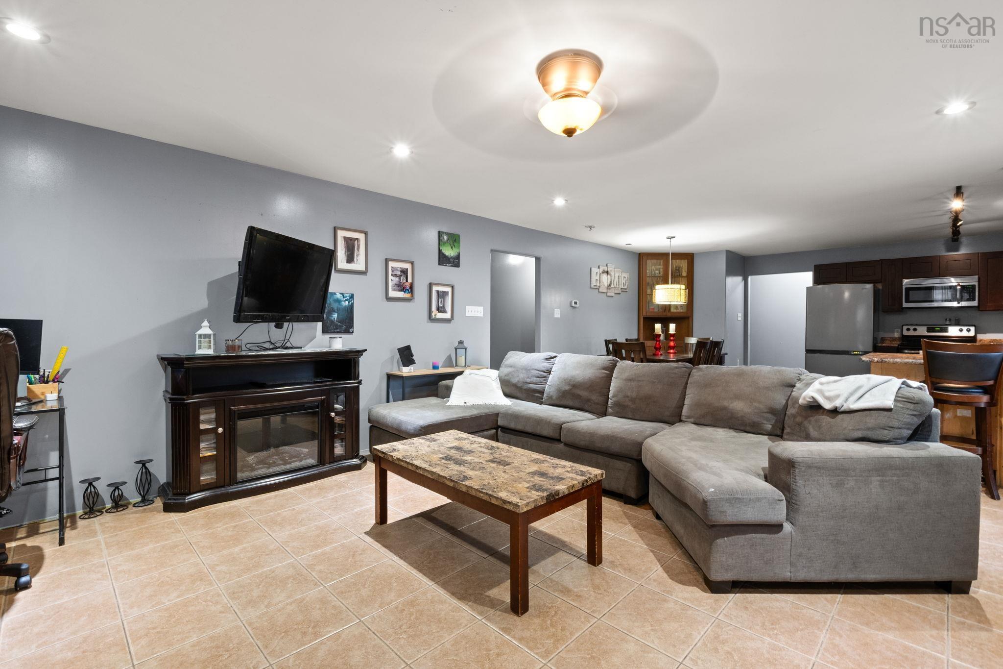 $529,900.00: 26 Willies Lane, Fox Point