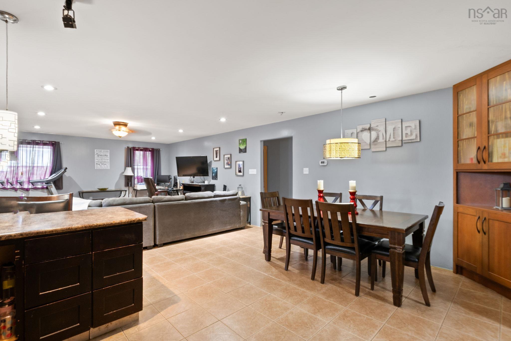 $529,900.00: 26 Willies Lane, Fox Point