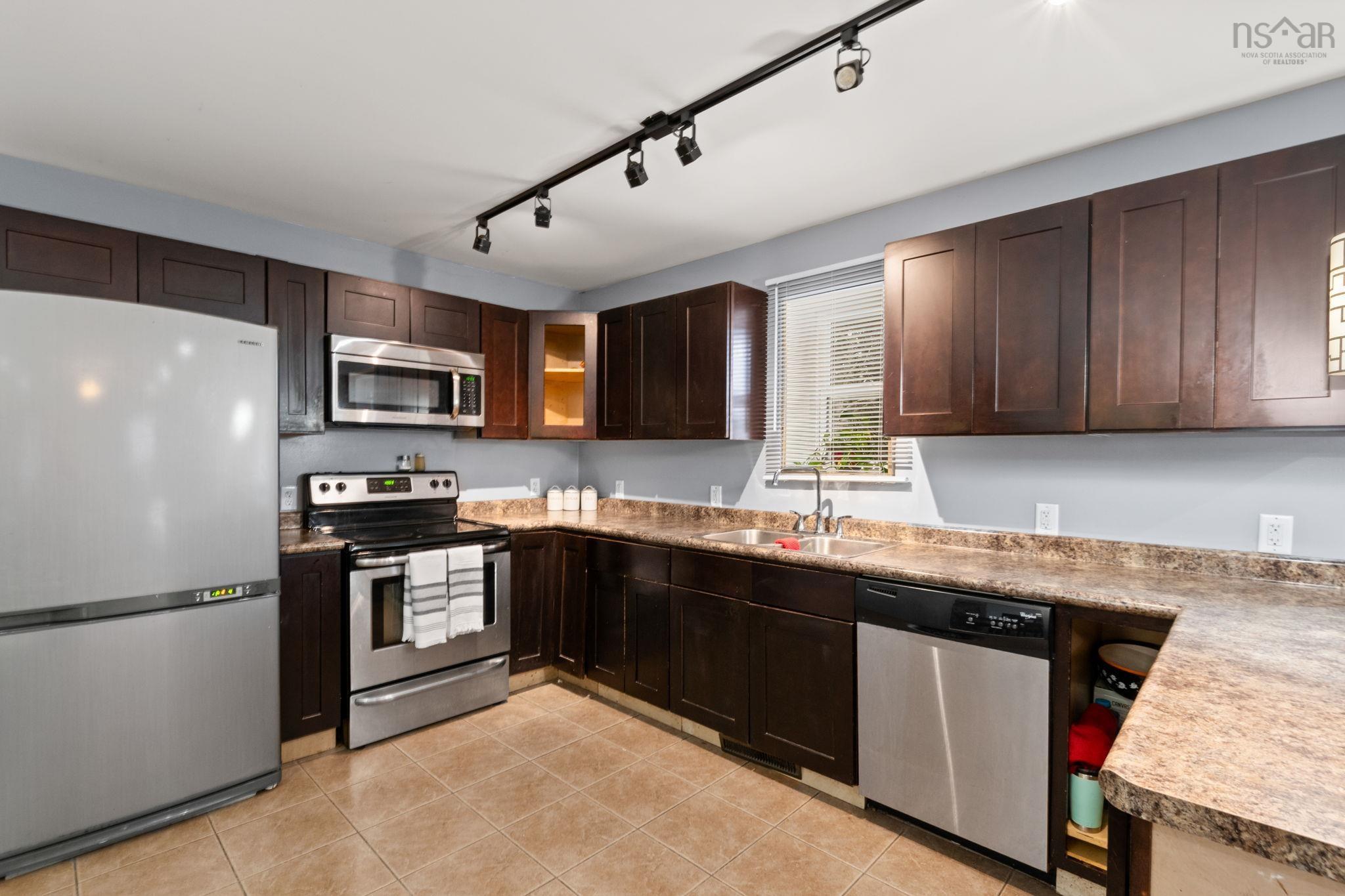 $529,900.00: 26 Willies Lane, Fox Point