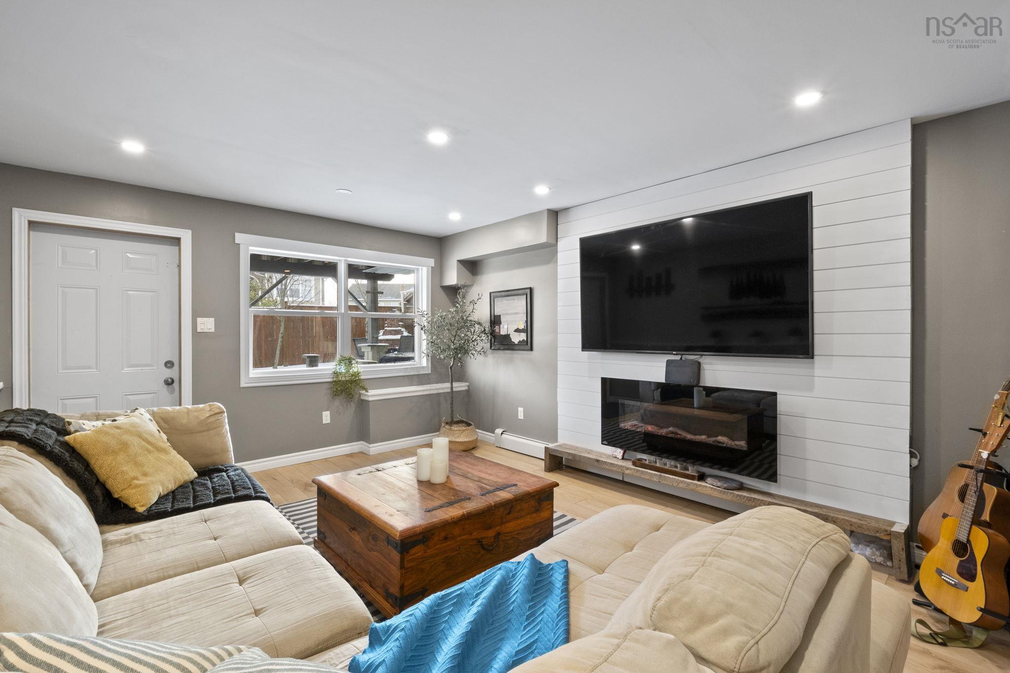 $779,000.00: 833 Basinview Drive, Bedford