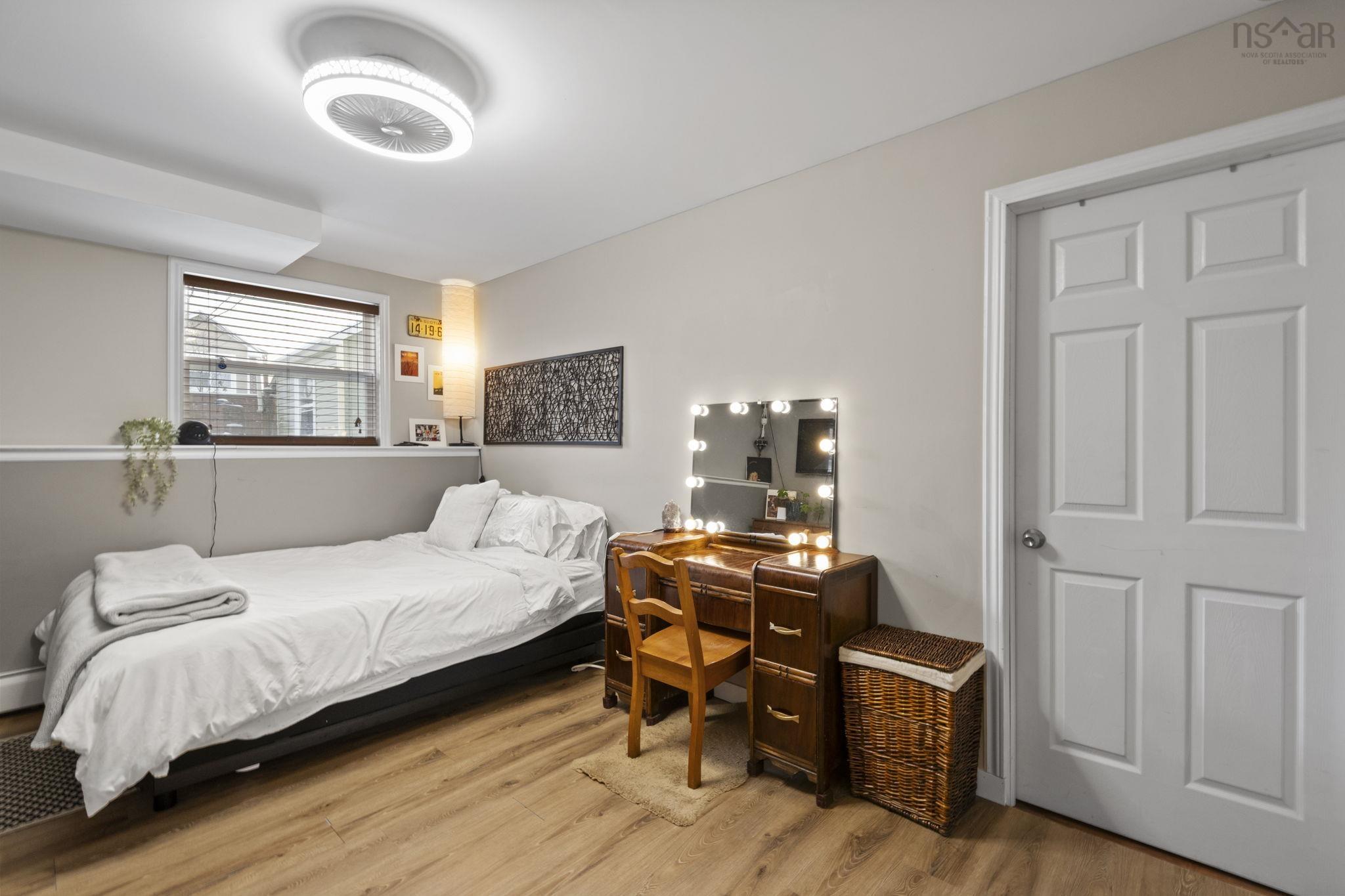 $779,000.00: 833 Basinview Drive, Bedford