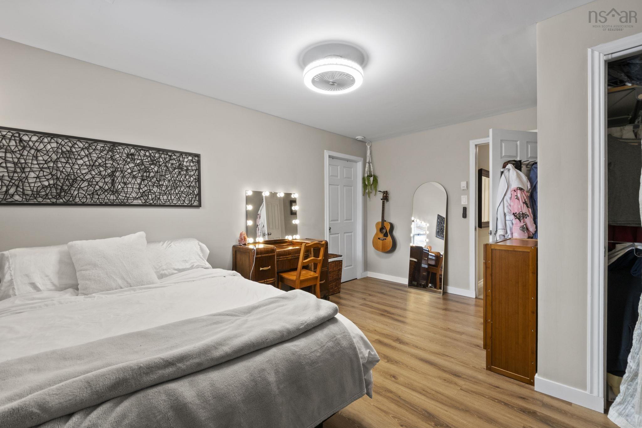 $779,000.00: 833 Basinview Drive, Bedford