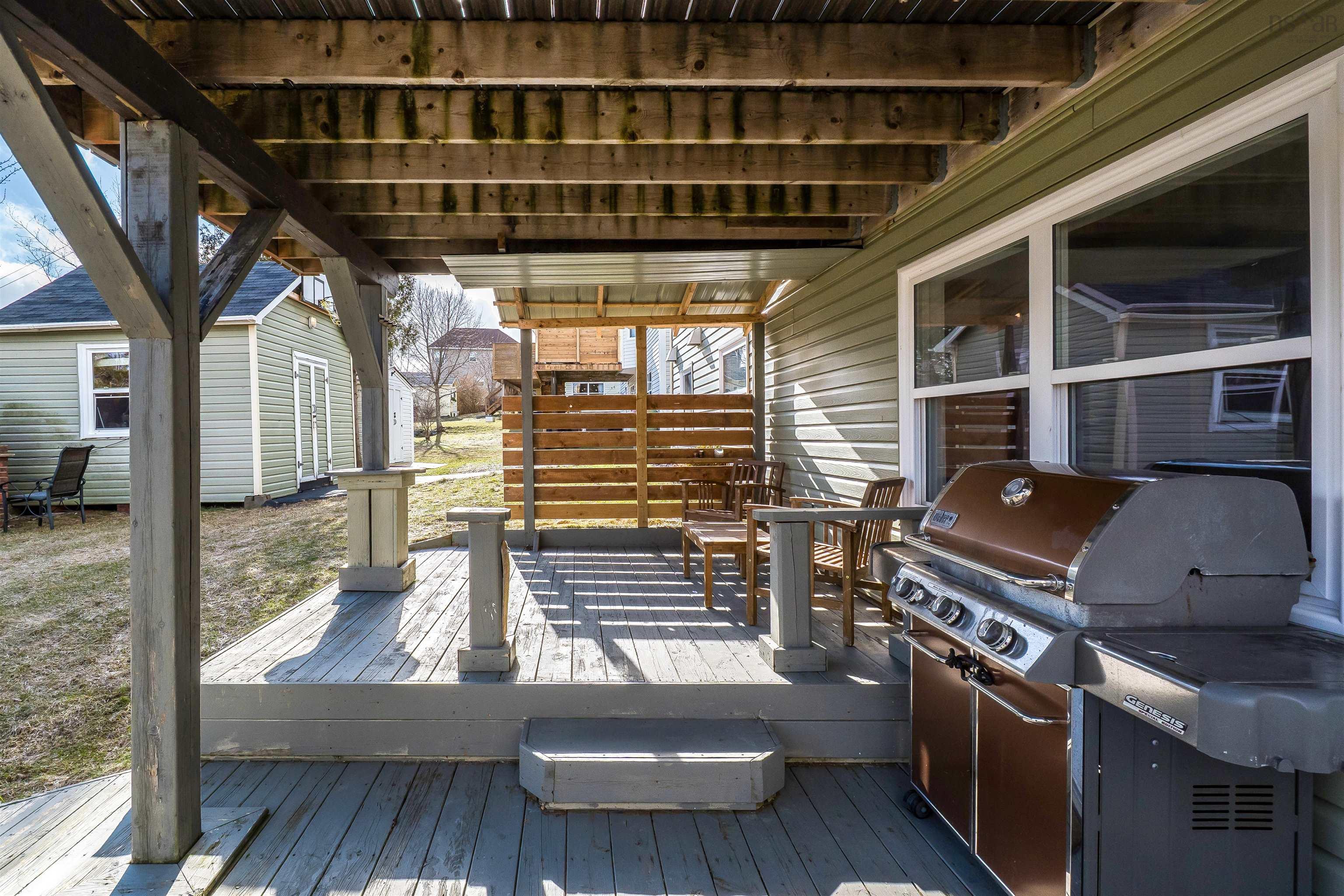 $779,000.00: 833 Basinview Drive, Bedford