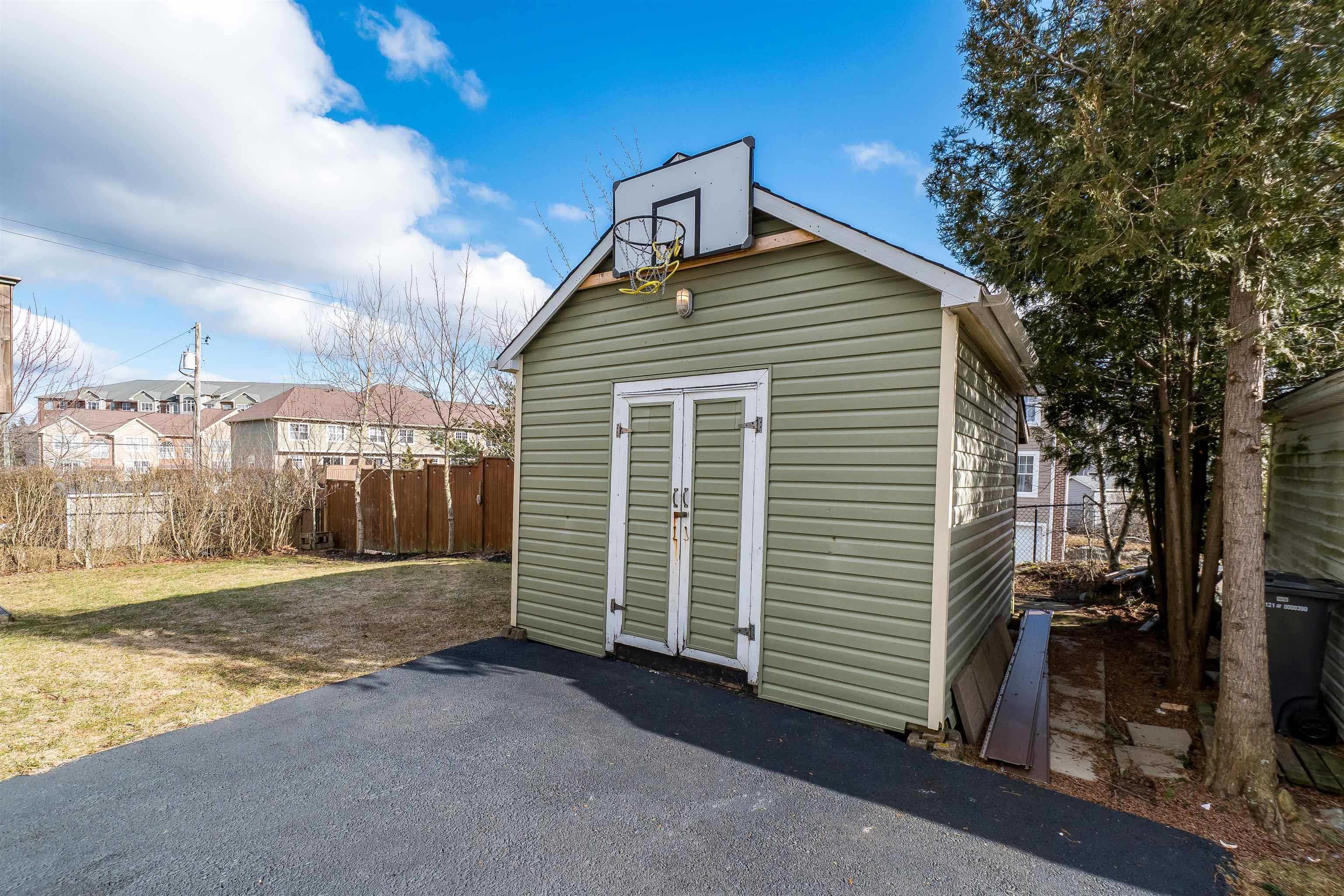 $779,000.00: 833 Basinview Drive, Bedford