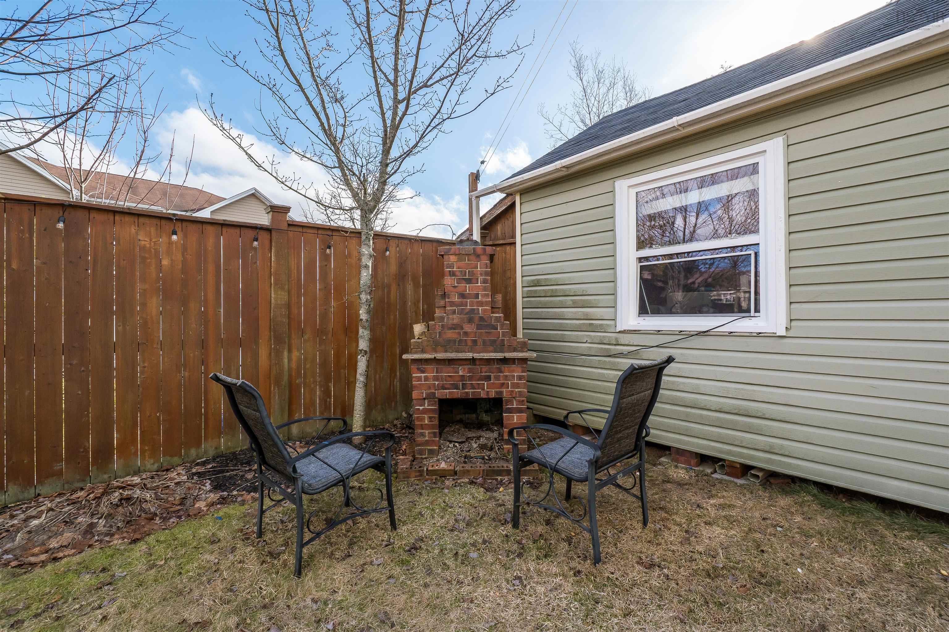 $779,000.00: 833 Basinview Drive, Bedford