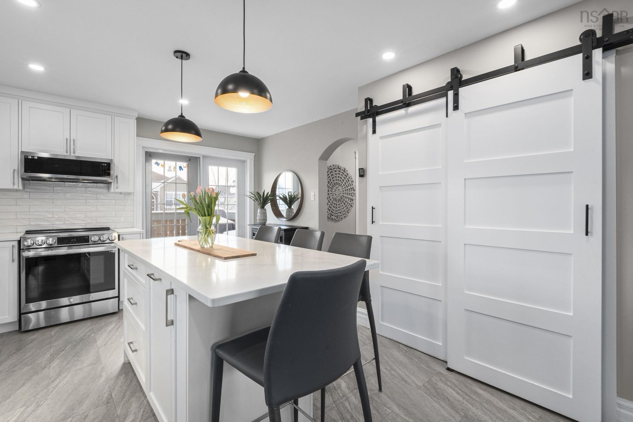 $779,000.00: 833 Basinview Drive, Bedford