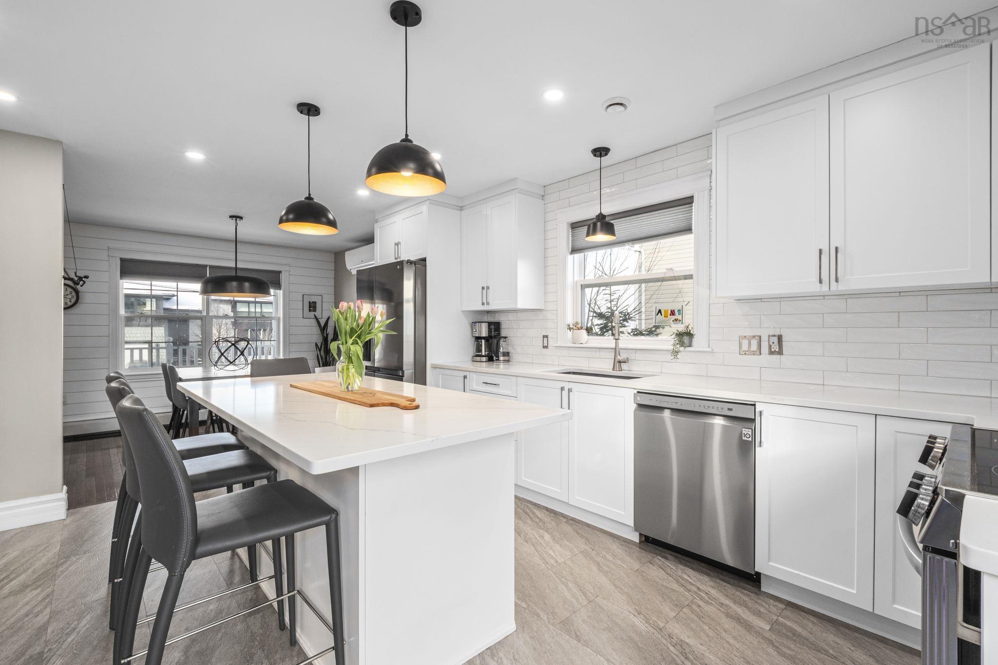 $779,000.00: 833 Basinview Drive, Bedford