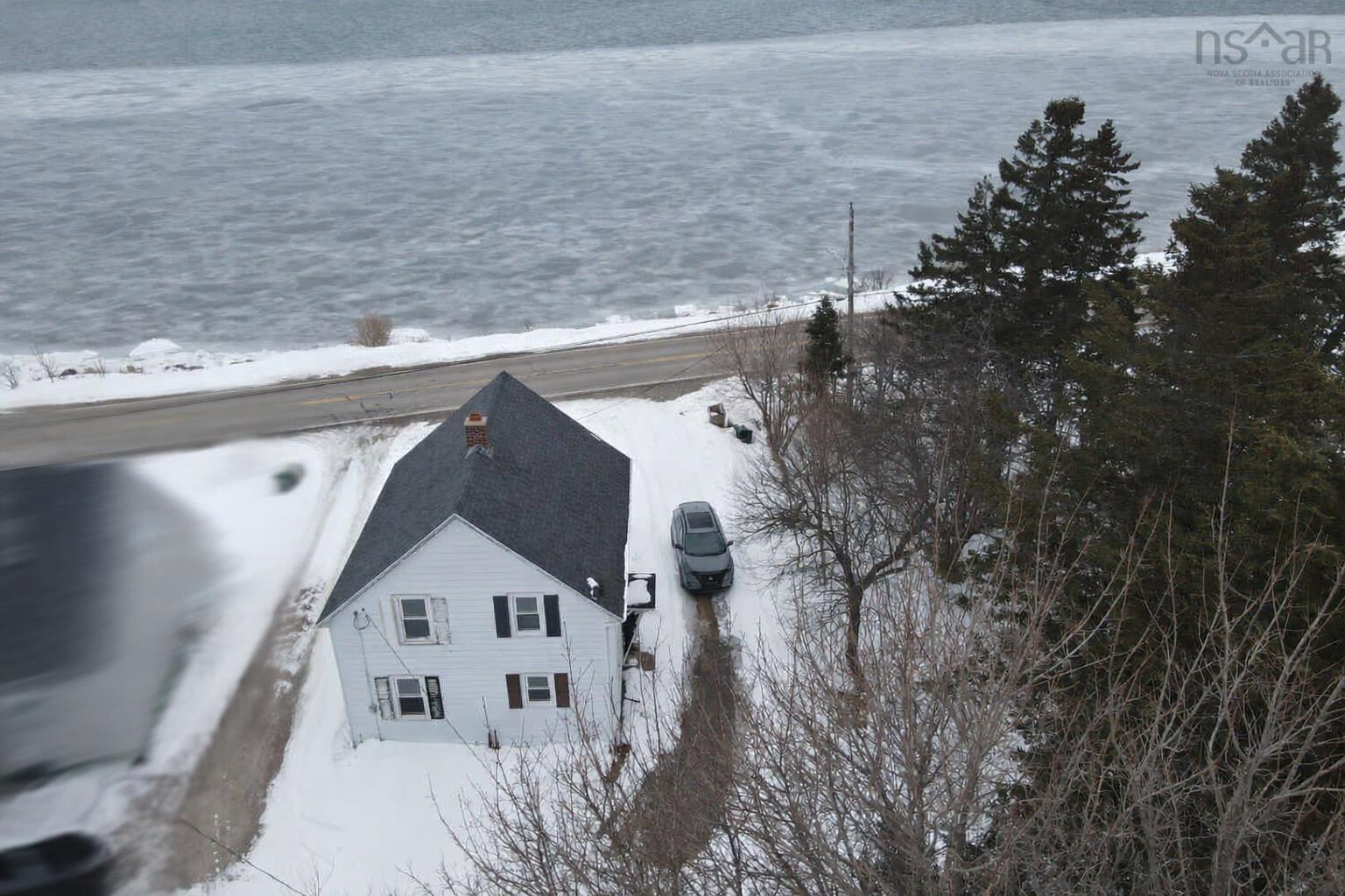 $299,900.00: 2345 Highway 239 Highway, Point Edward