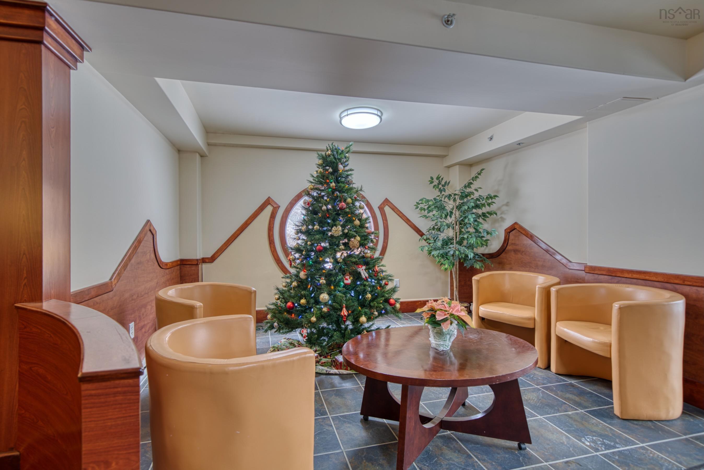 $469,000.00: 304 476 Main Street, Mahone Bay