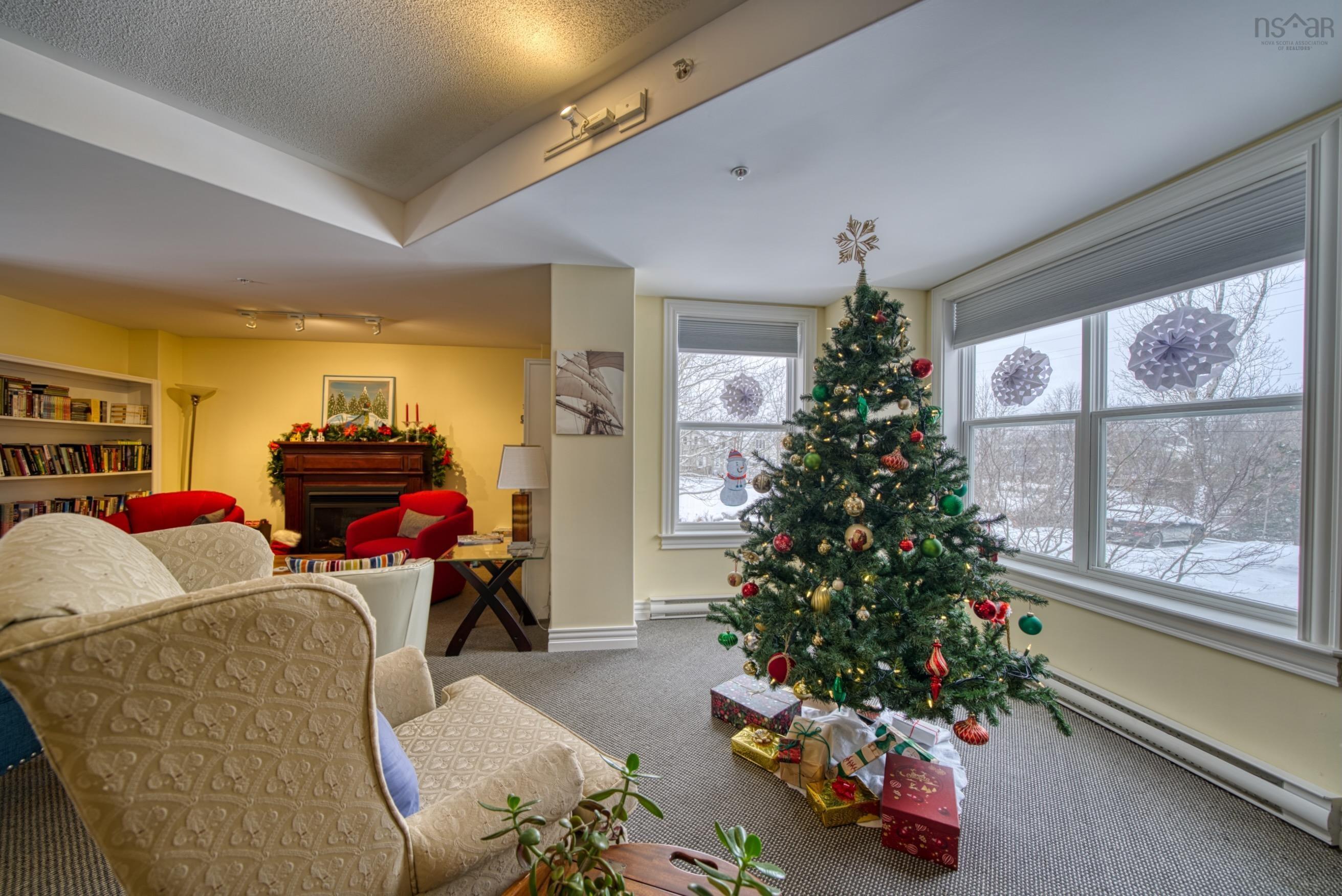 $439,000.00: 304 476 Main Street, Mahone Bay
