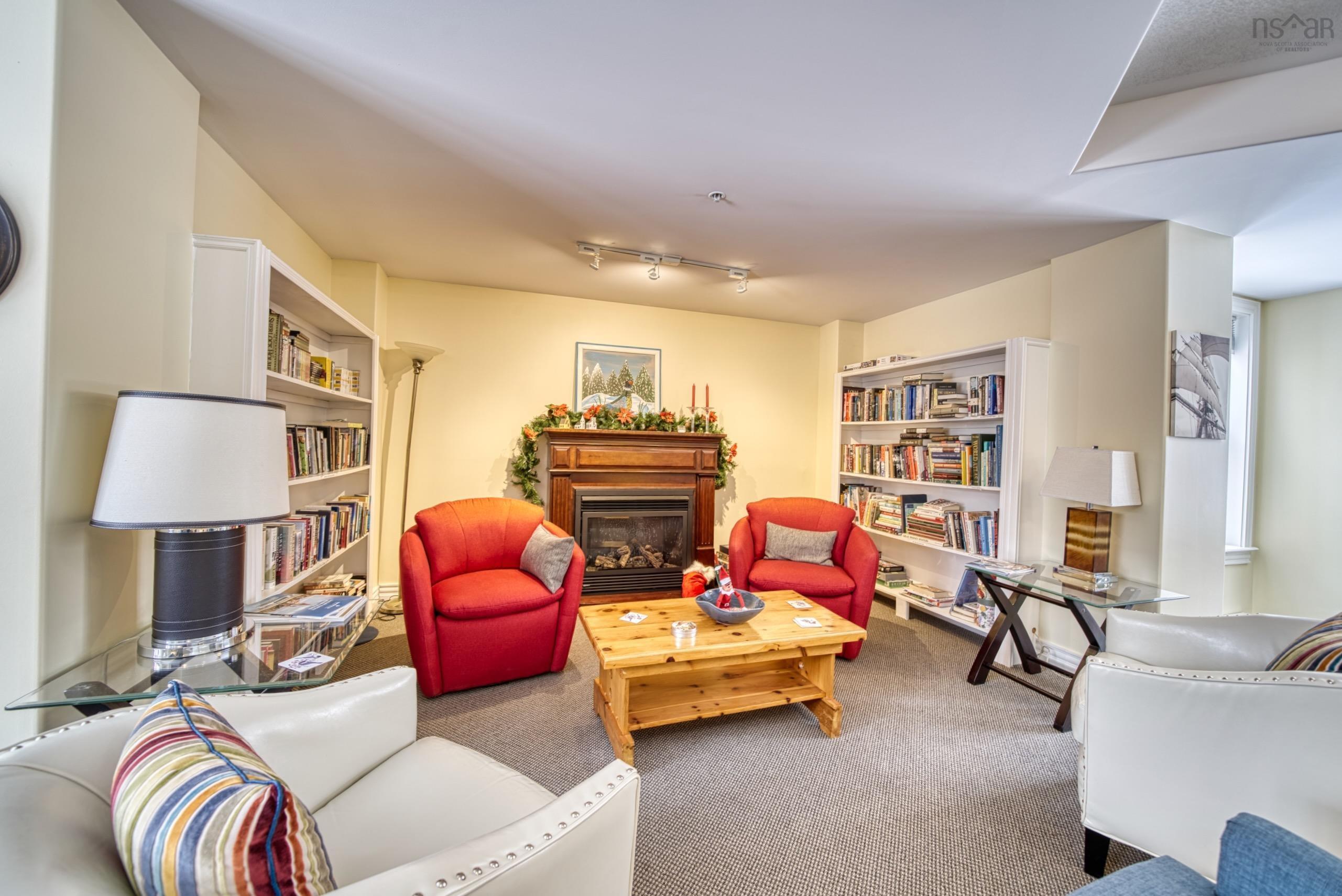 $469,000.00: 304 476 Main Street, Mahone Bay