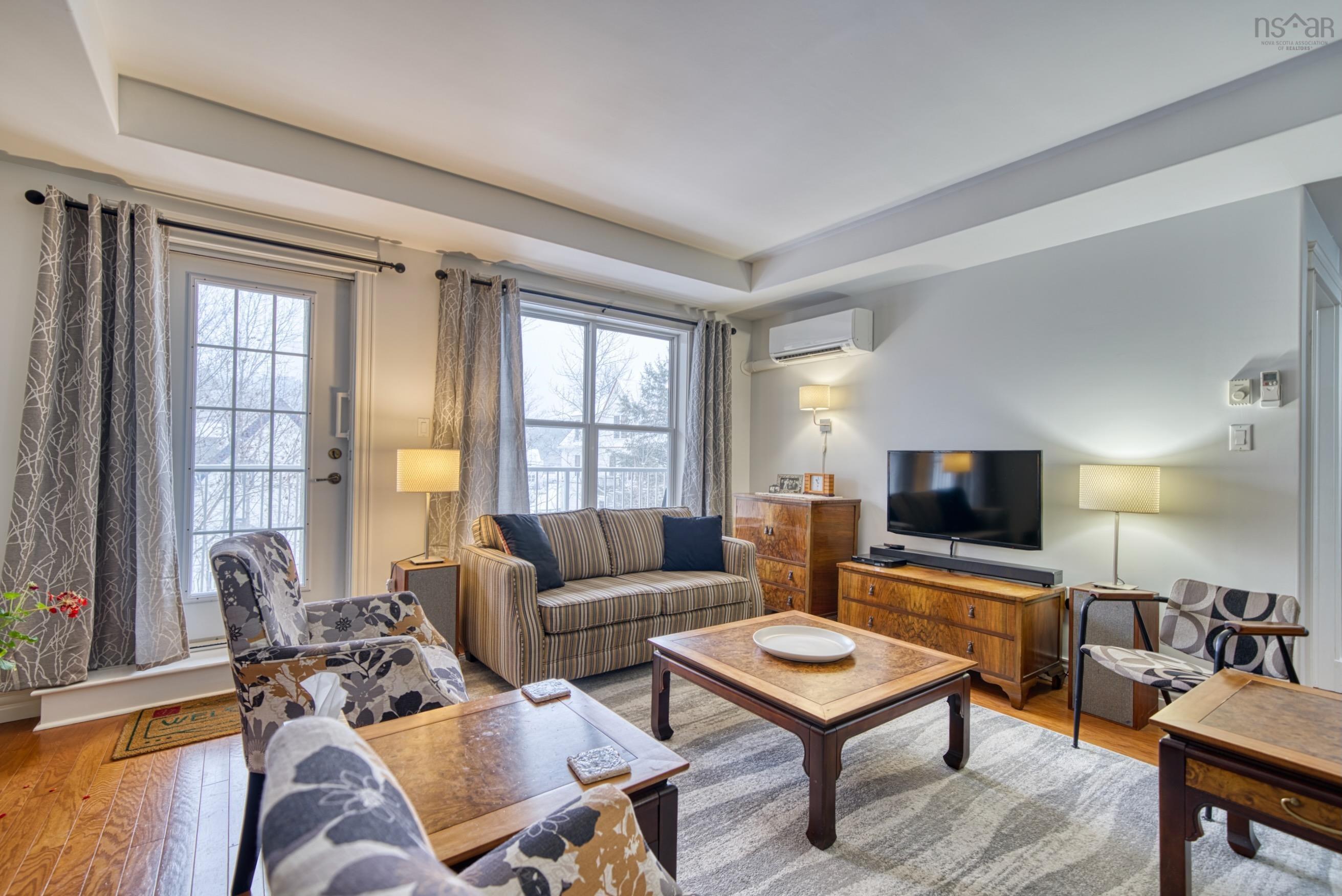 $469,000.00: 304 476 Main Street, Mahone Bay