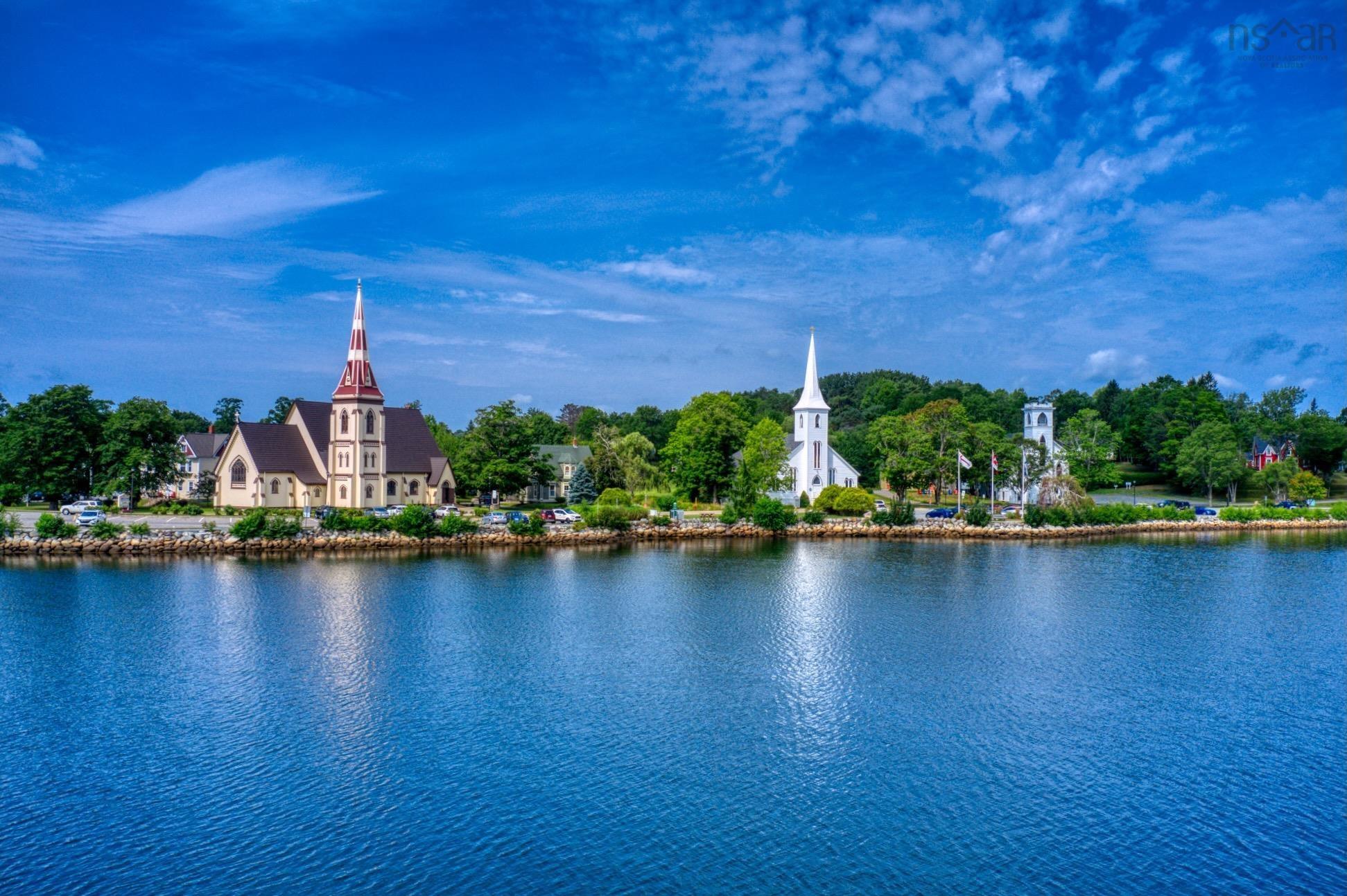 $469,000.00: 304 476 Main Street, Mahone Bay