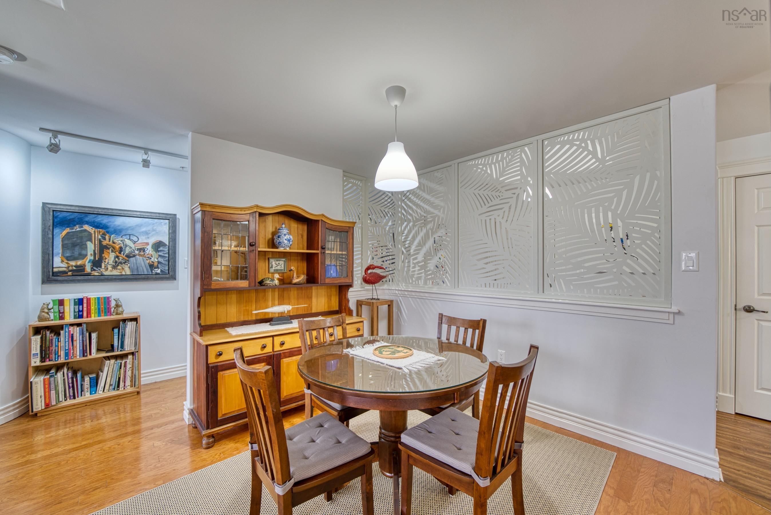 $439,000.00: 304 476 Main Street, Mahone Bay