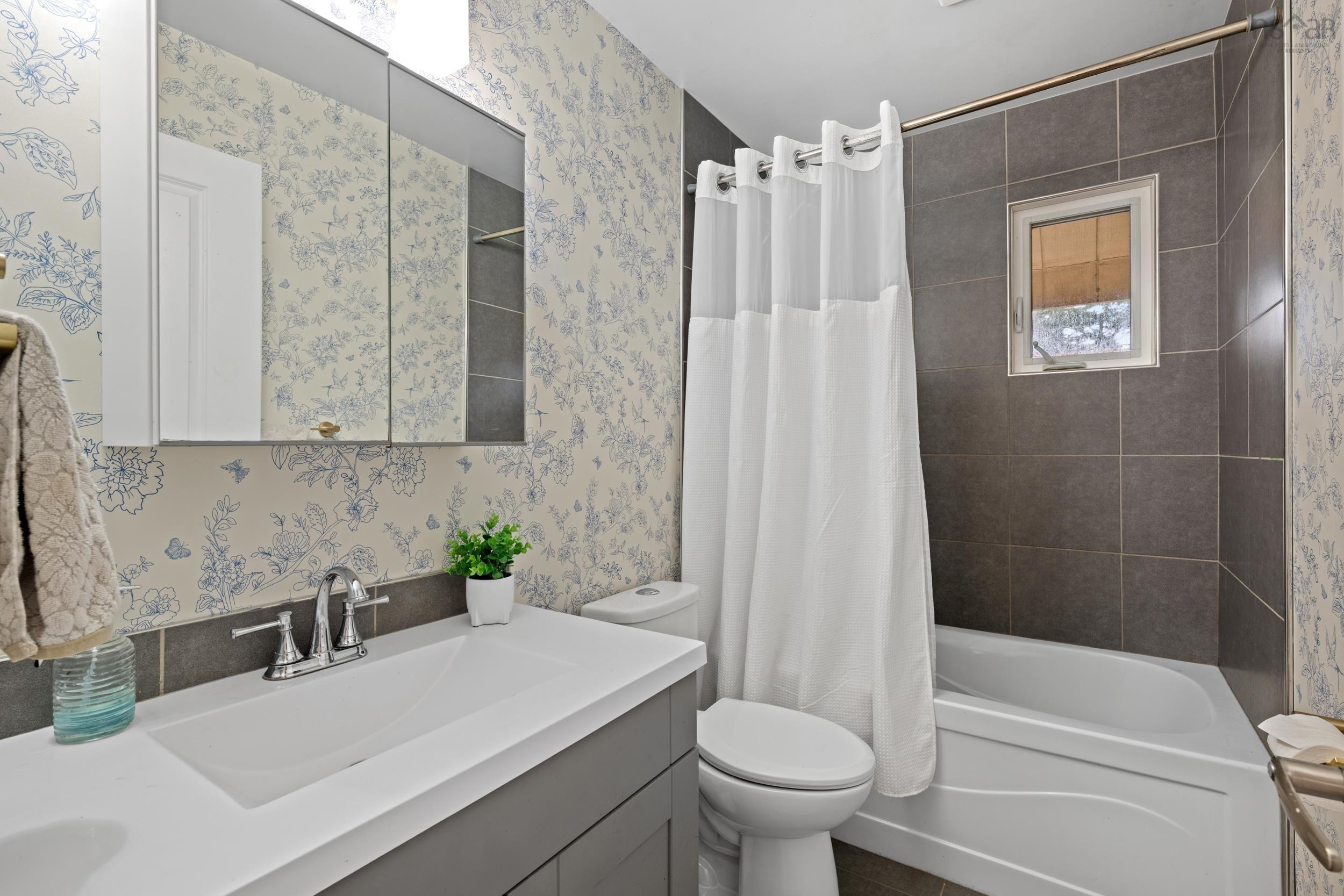 49 Village Crescent, Bedford, NS (MLS 202529412)