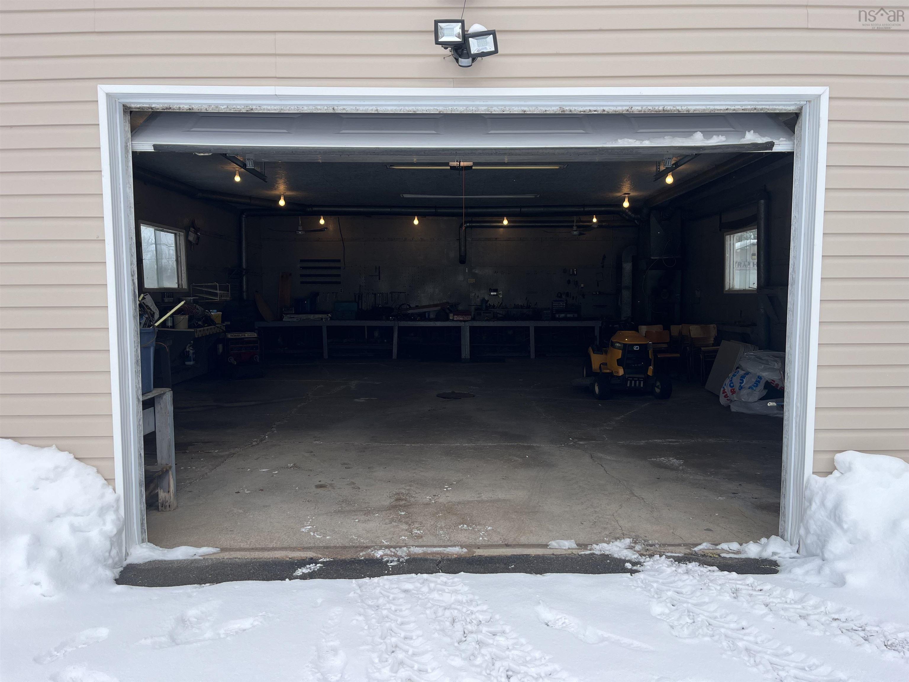 $529,900.00: 5469 Little Harbour Road, Little Harbour