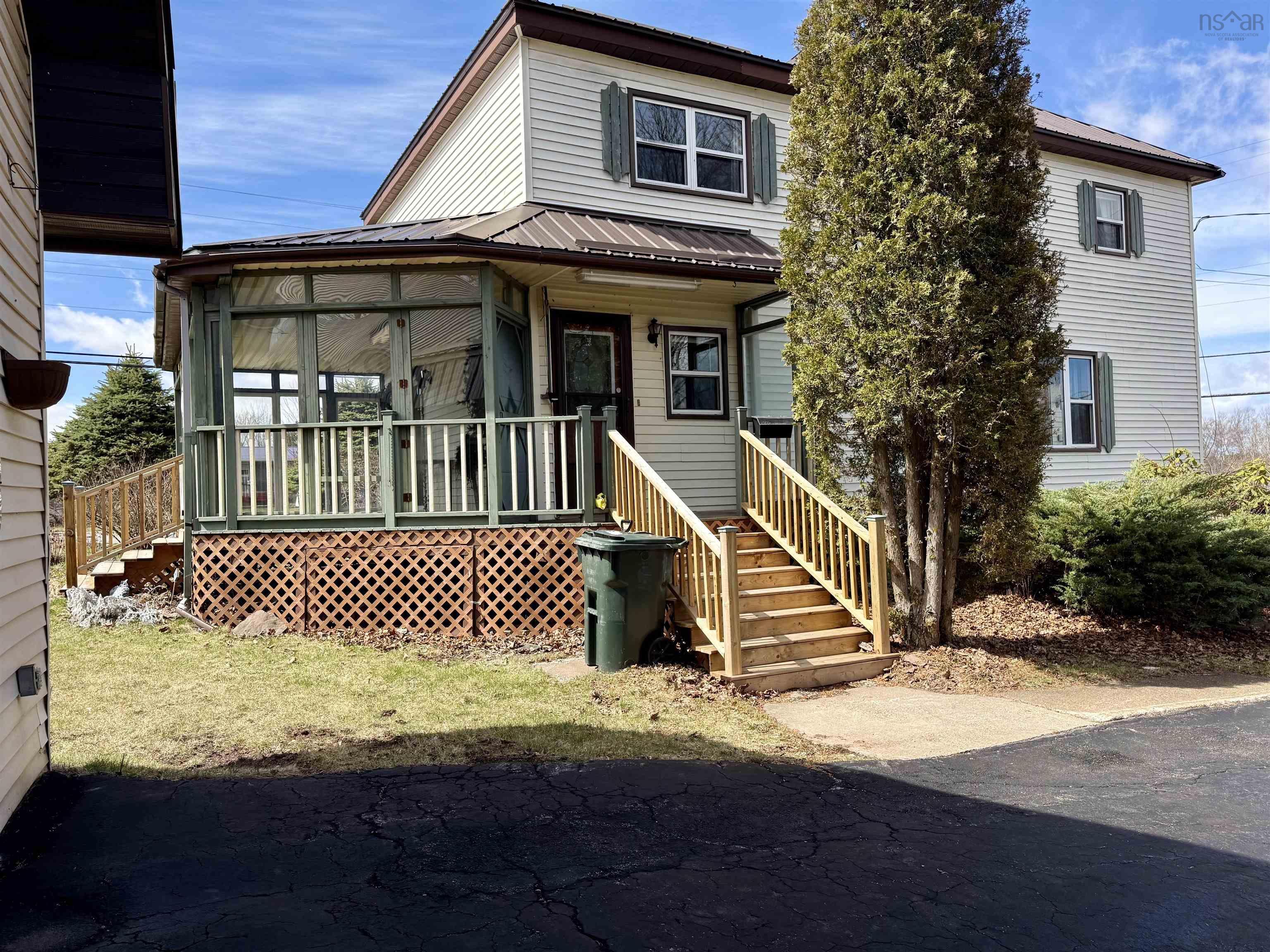$299,900.00: 46 Cornwall Street, Amherst