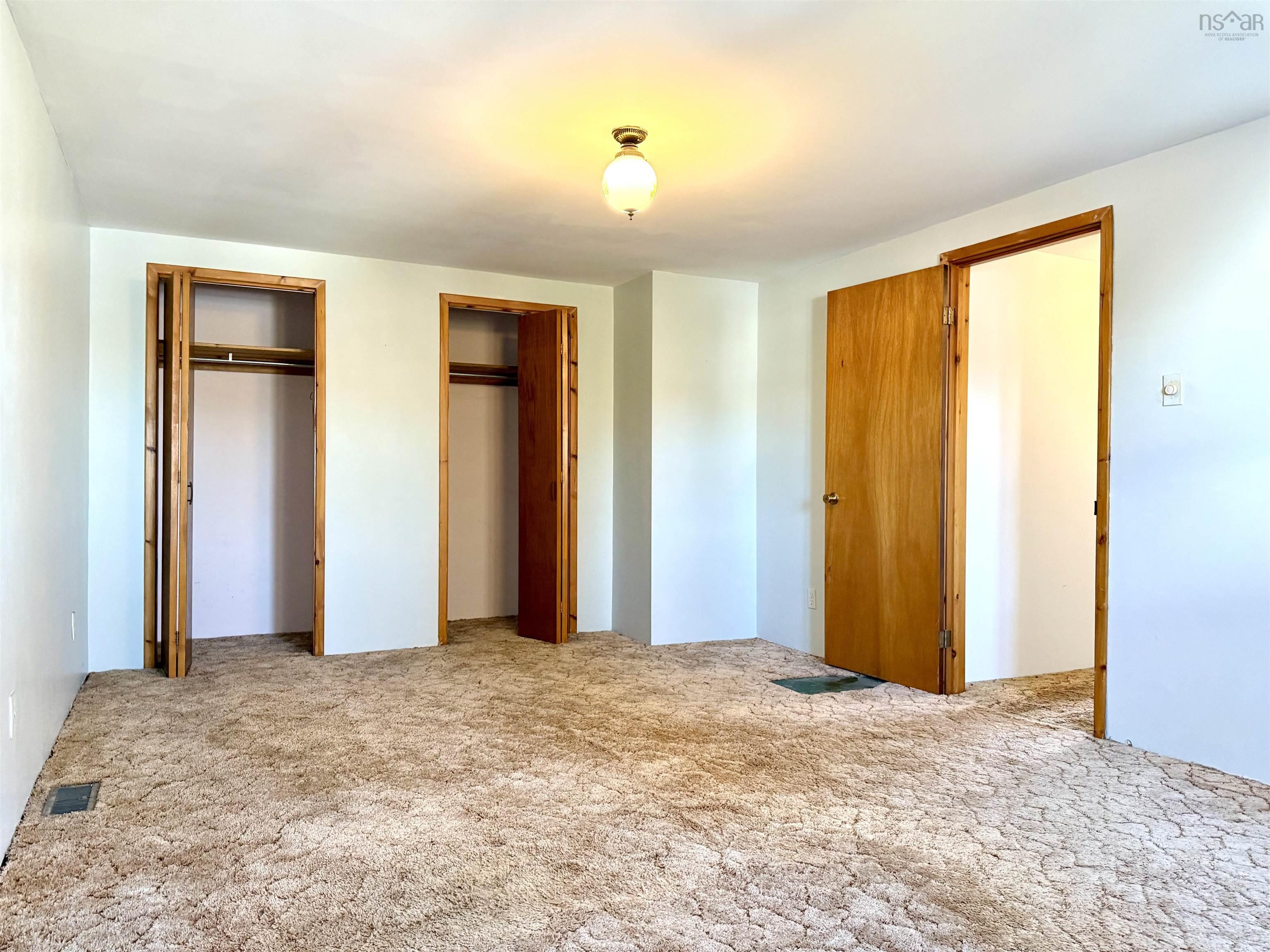 $299,900.00: 46 Cornwall Street, Amherst