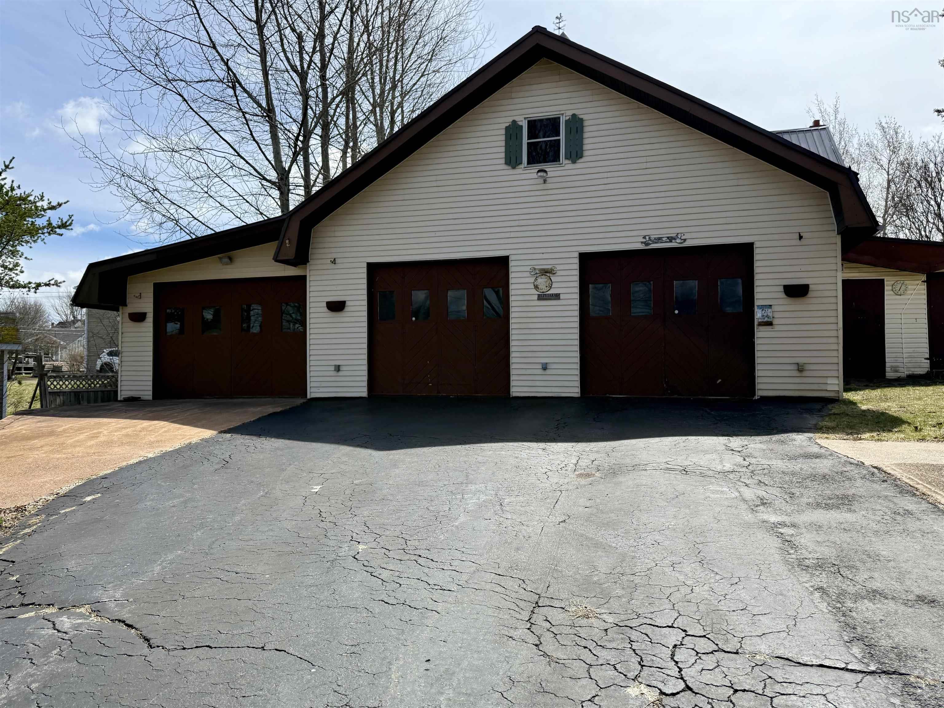 $299,900.00: 46 Cornwall Street, Amherst