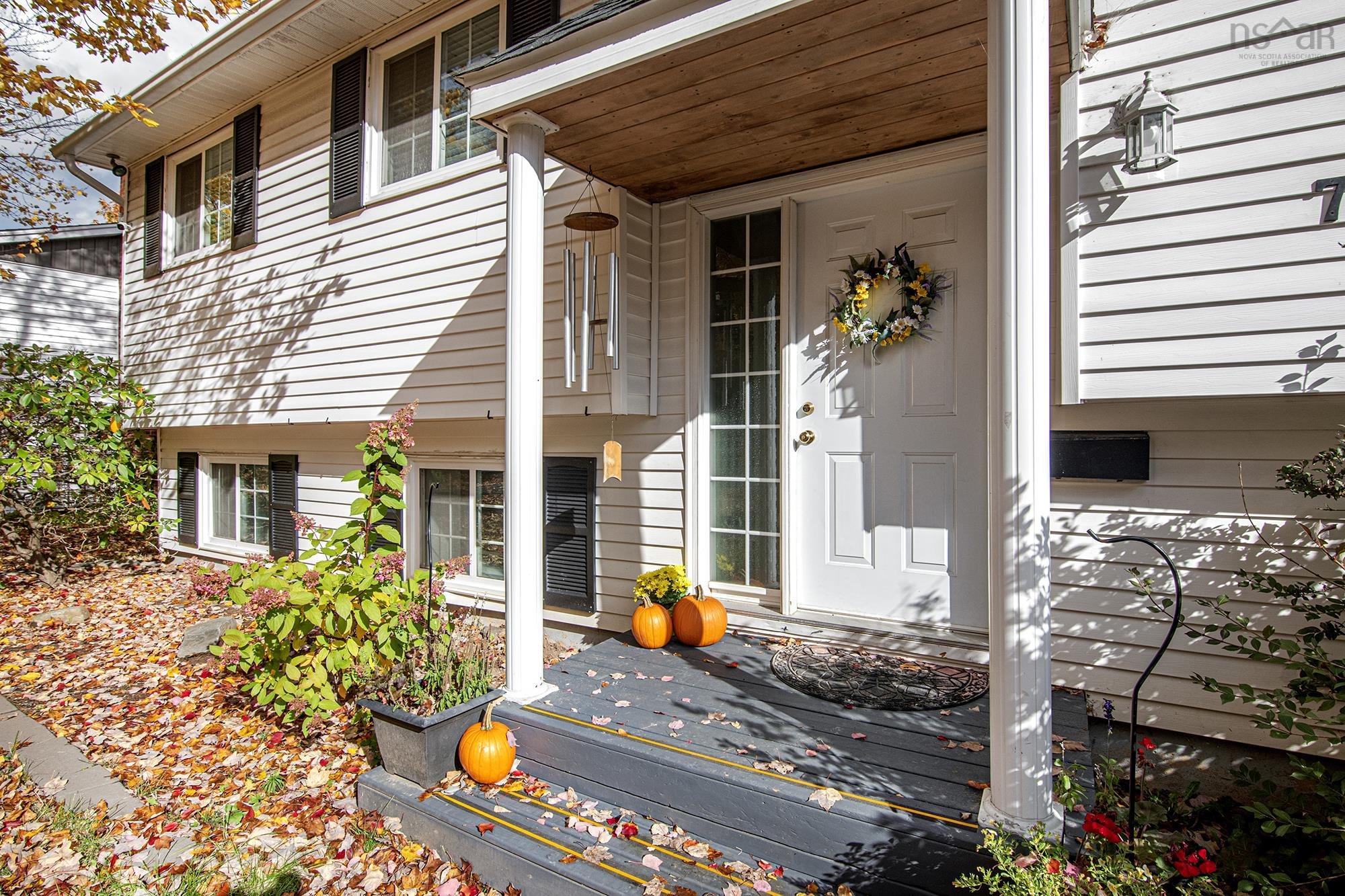 73 Union Street, Bedford, NS (MLS® 202529686)