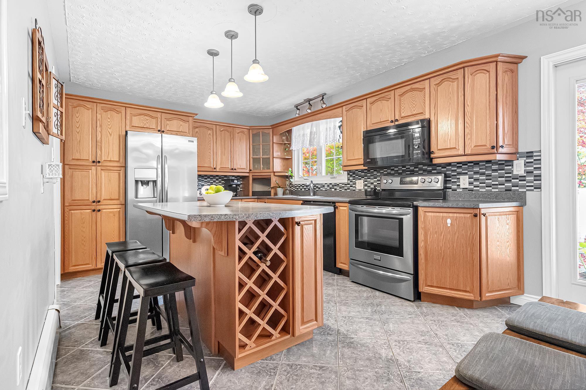 73 Union Street, Bedford, NS (MLS 202529686)