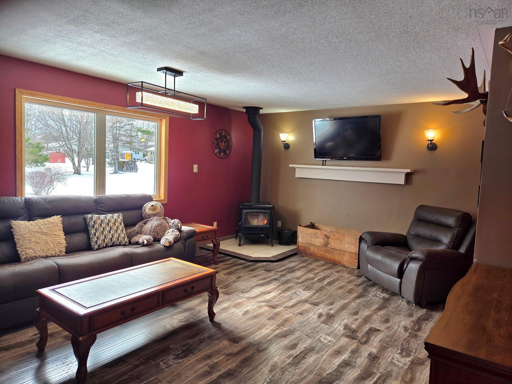 $409,900.00: 3 Fletcher Drive, Amherst