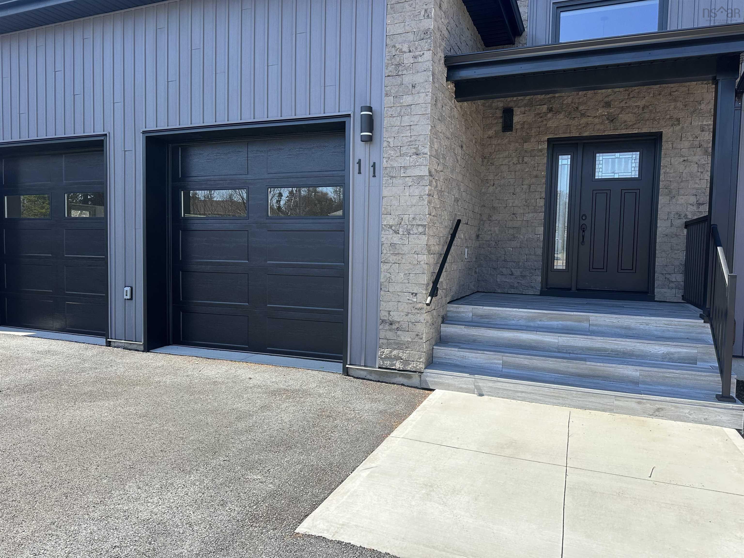 $829,000.00: 11 Chiavari Close, Port Hawkesbury