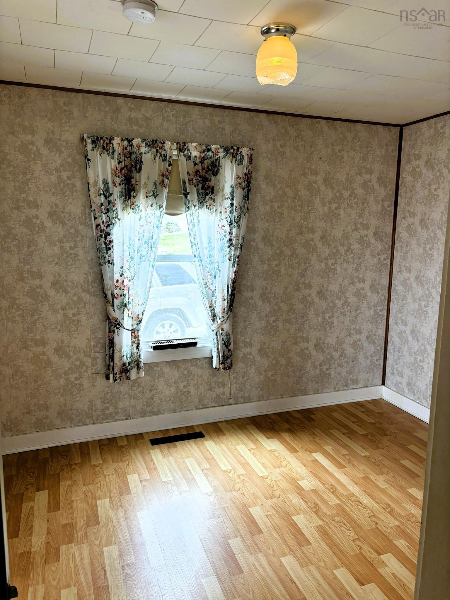 $149,000.00: 8931 Hwy#209 Highway, Fox River