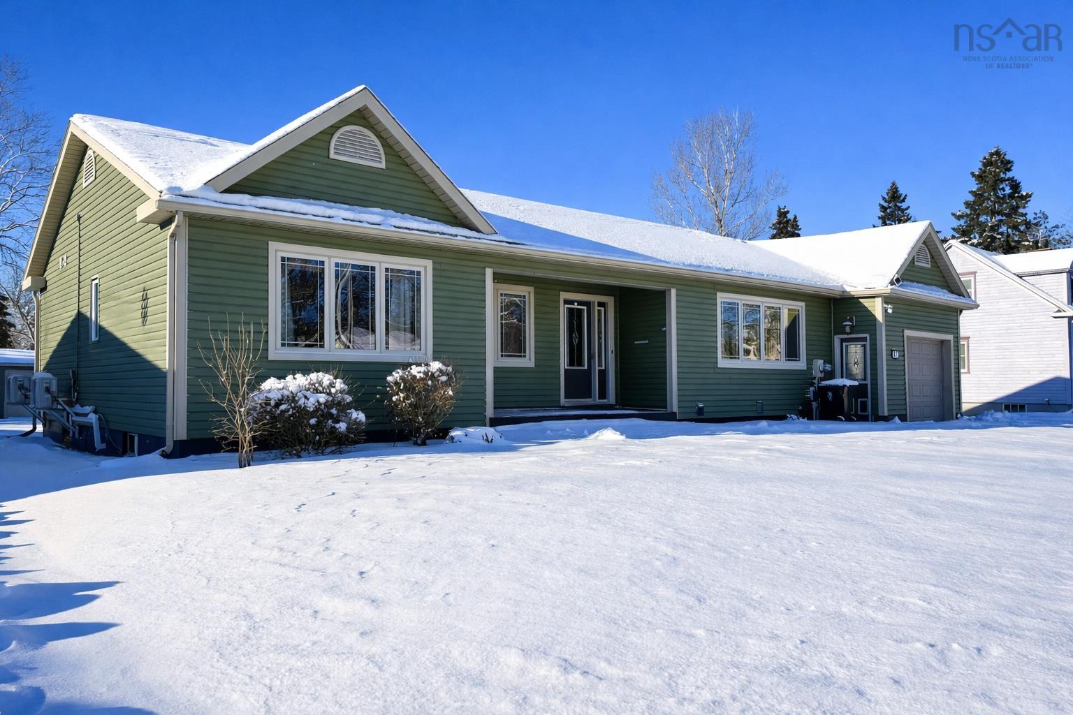 27 Regent Street, Amherst, NS (MLS® 202600107)