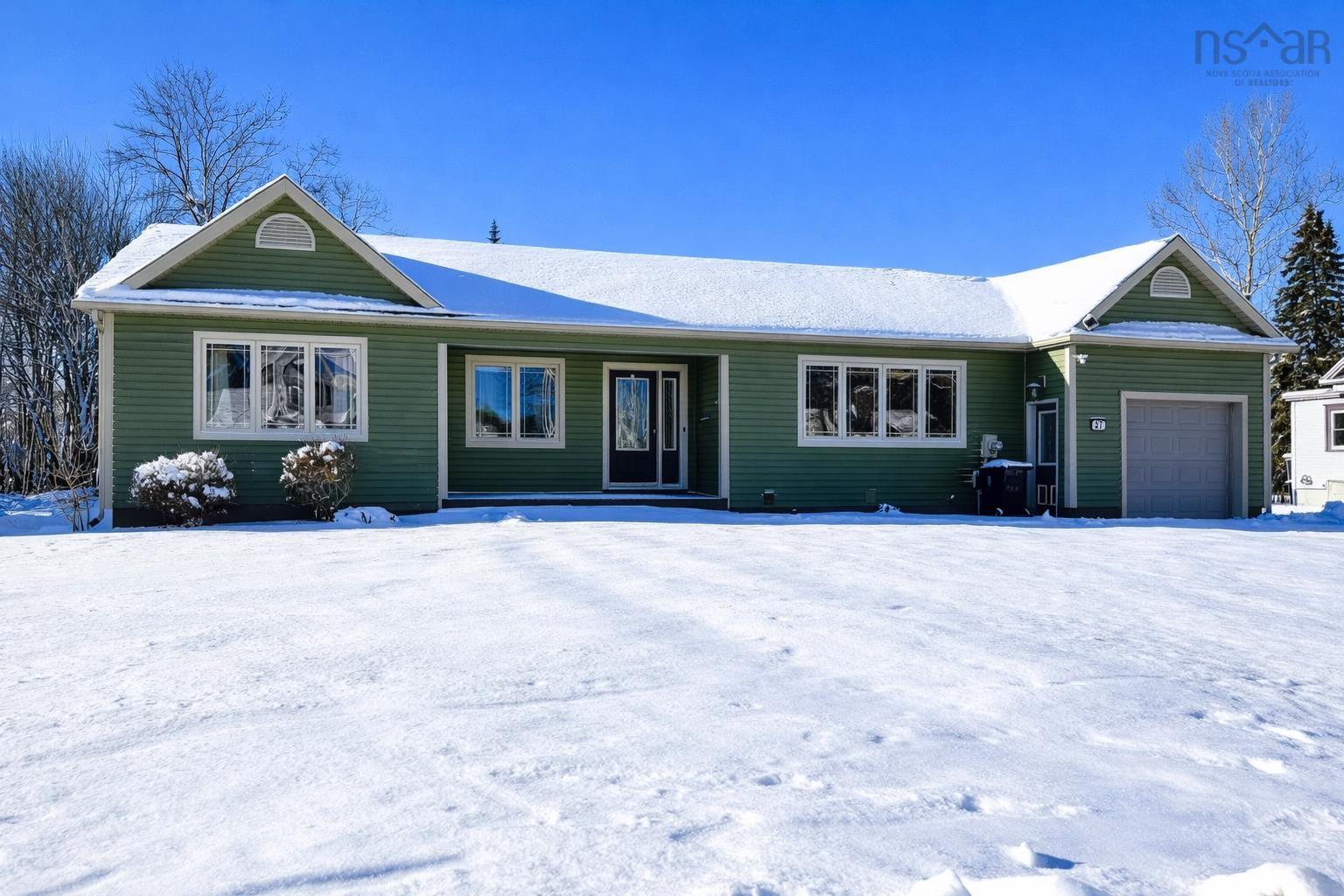 $429,900.00: 27 Regent Street, Amherst