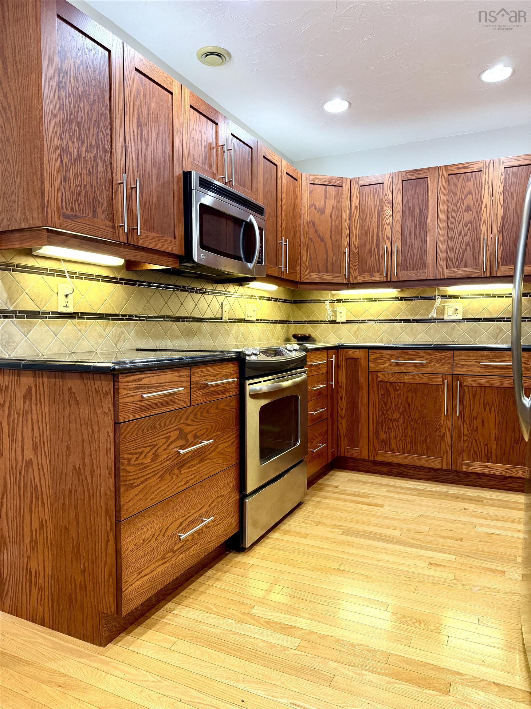 $429,900.00: 27 Regent Street, Amherst