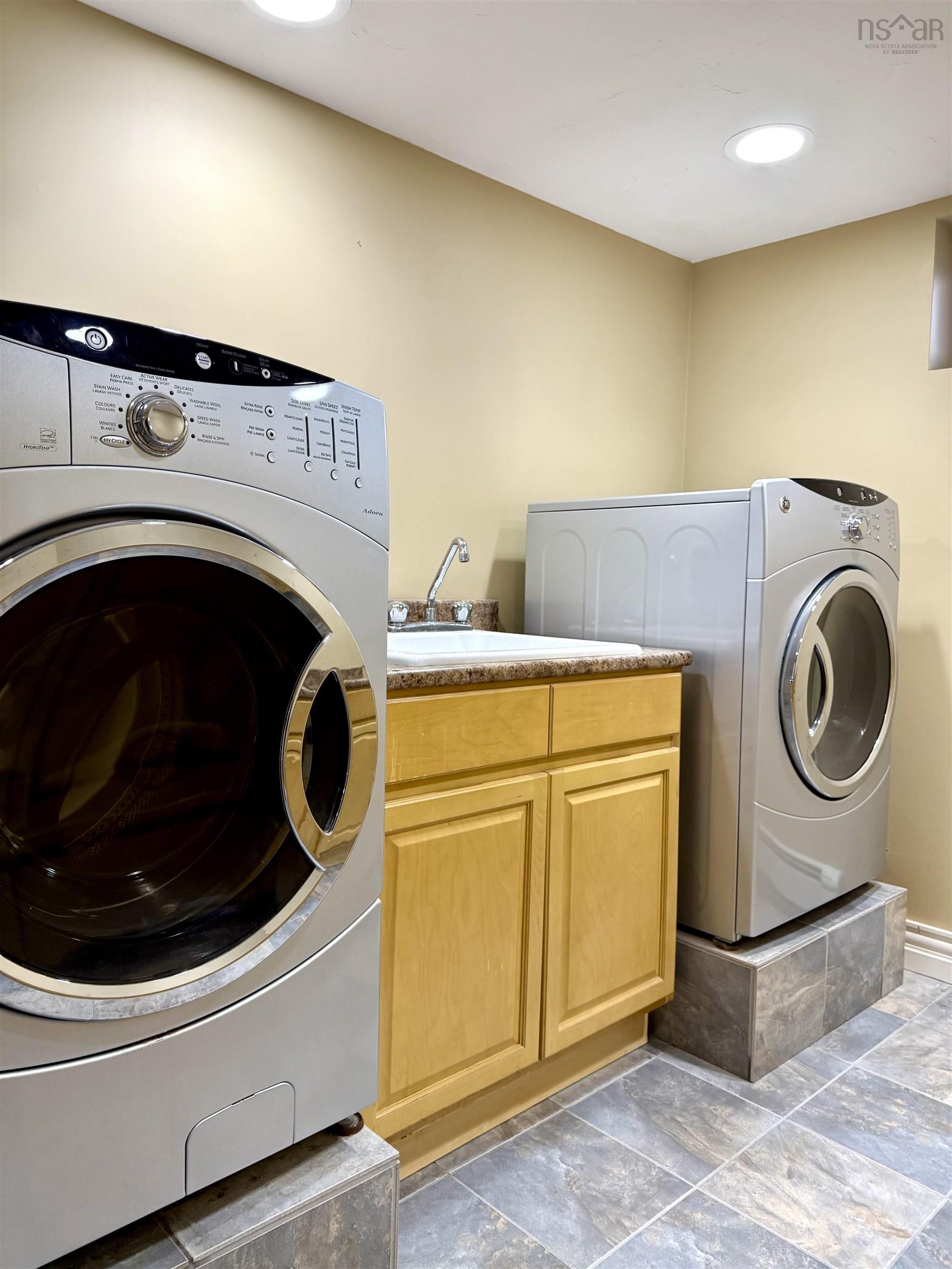 $429,900.00: 27 Regent Street, Amherst