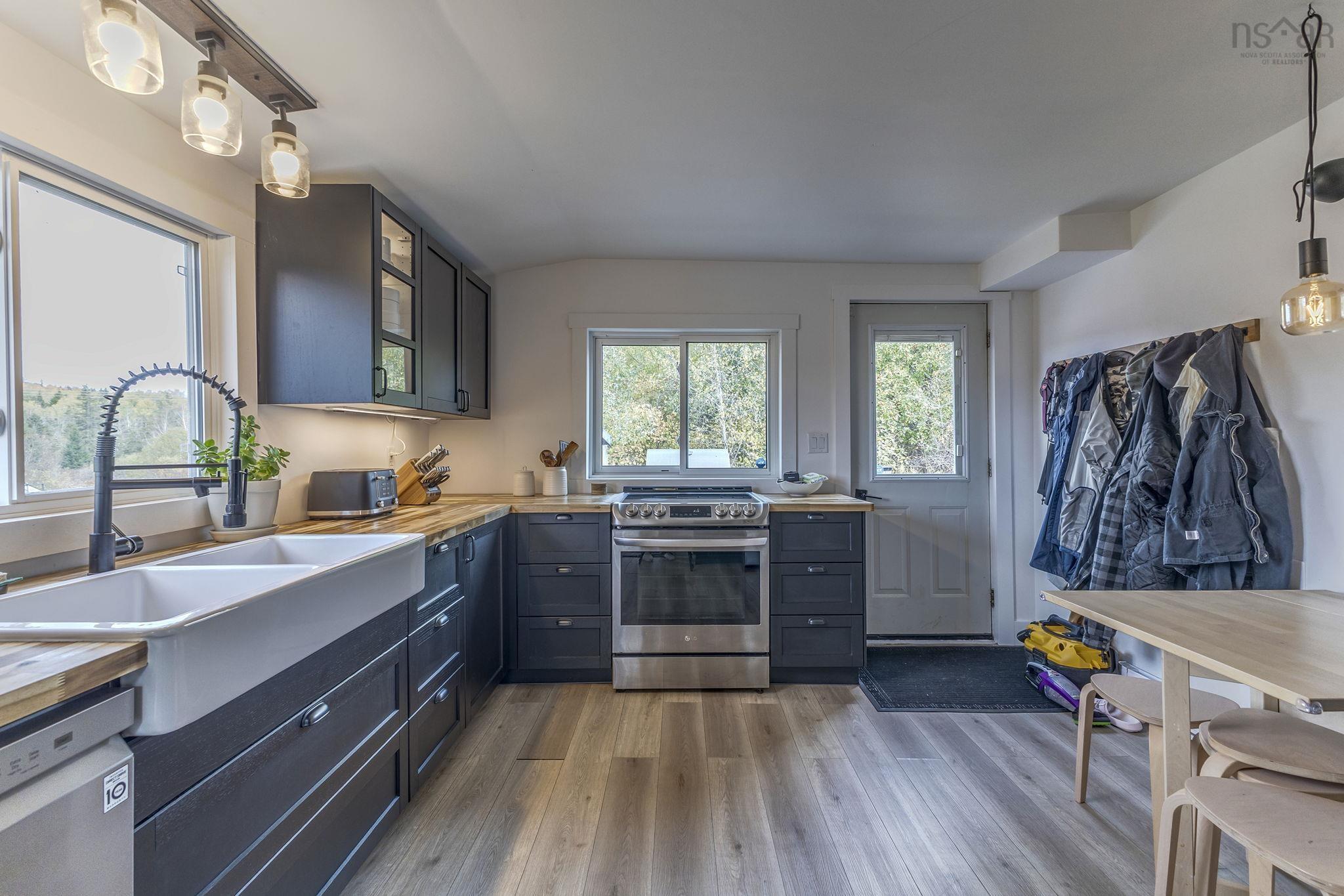 $219,900.00: 1329 Highway 321, River Philip