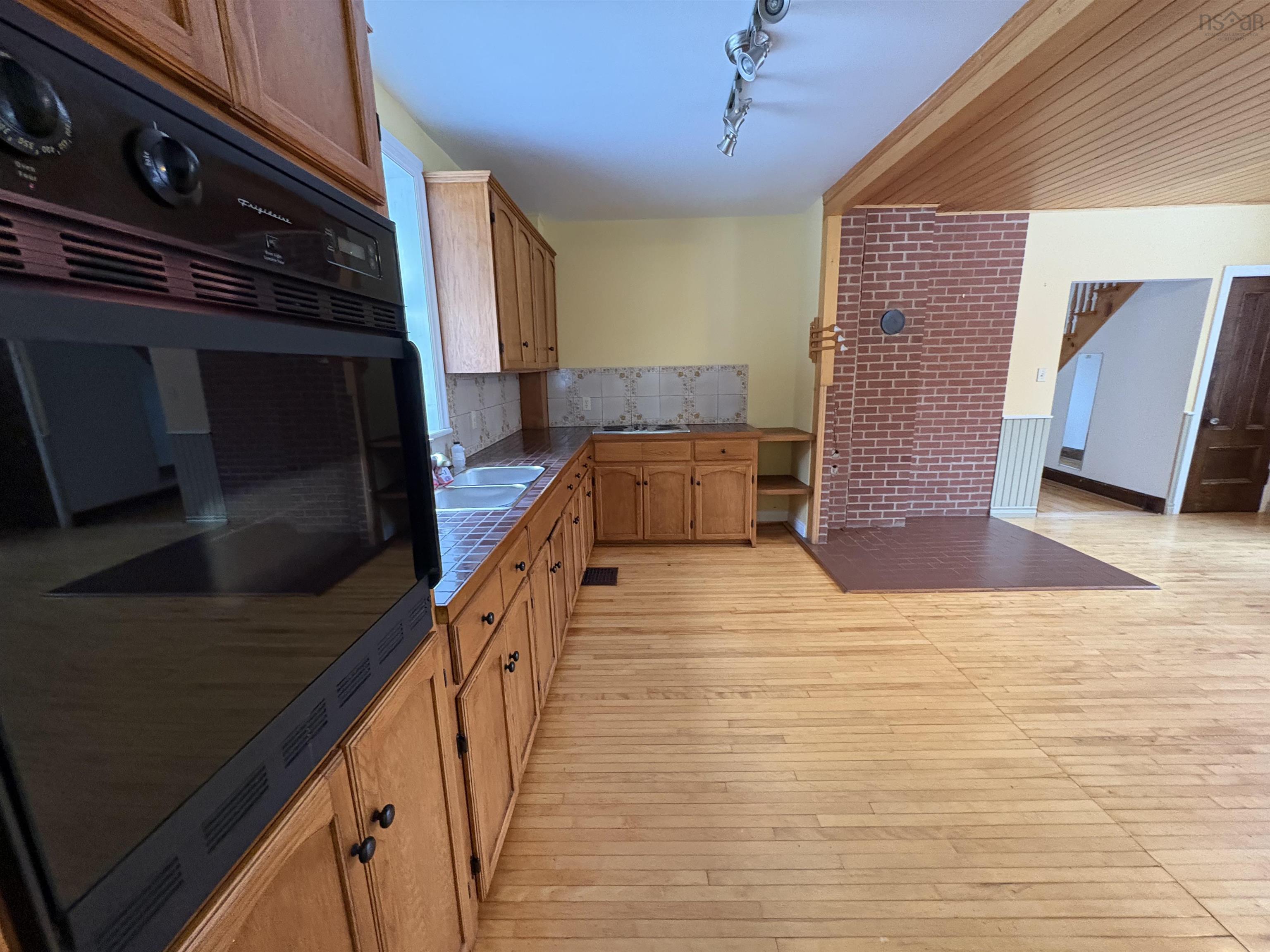 $345,000.00: 5249 East River West Side Road, Eureka