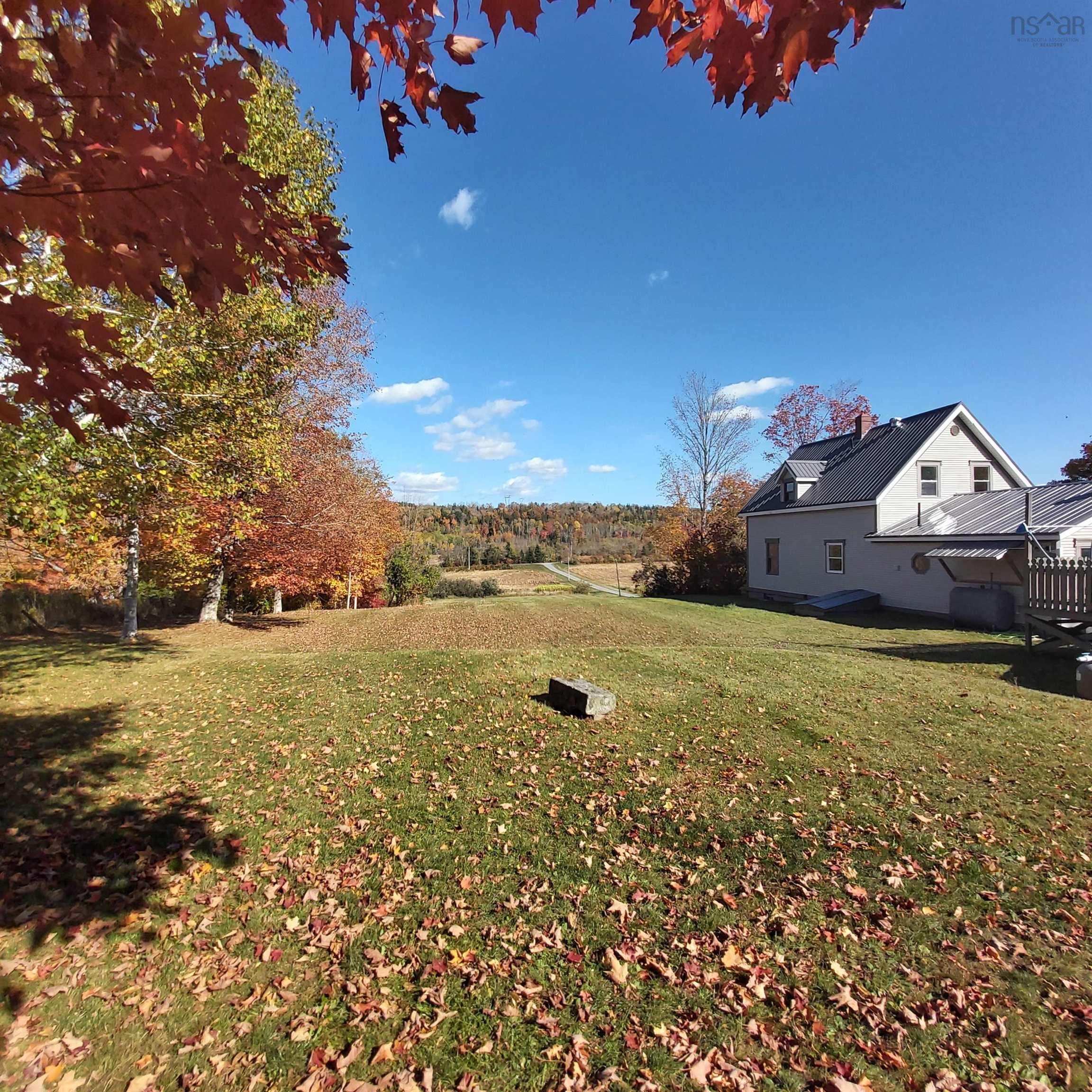 $345,000.00: 5249 East River West Side Road, Eureka