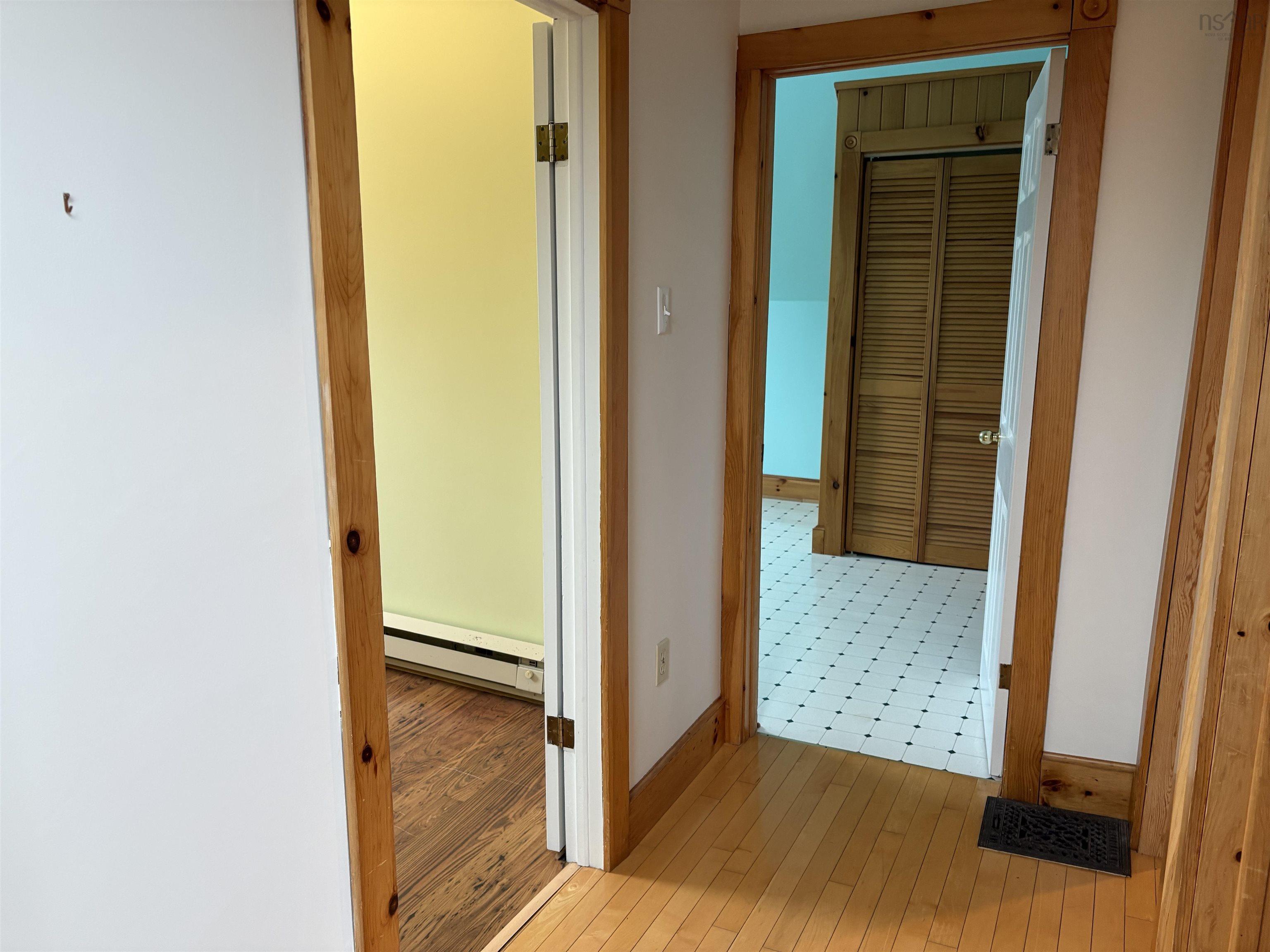 $345,000.00: 5249 East River West Side Road, Eureka