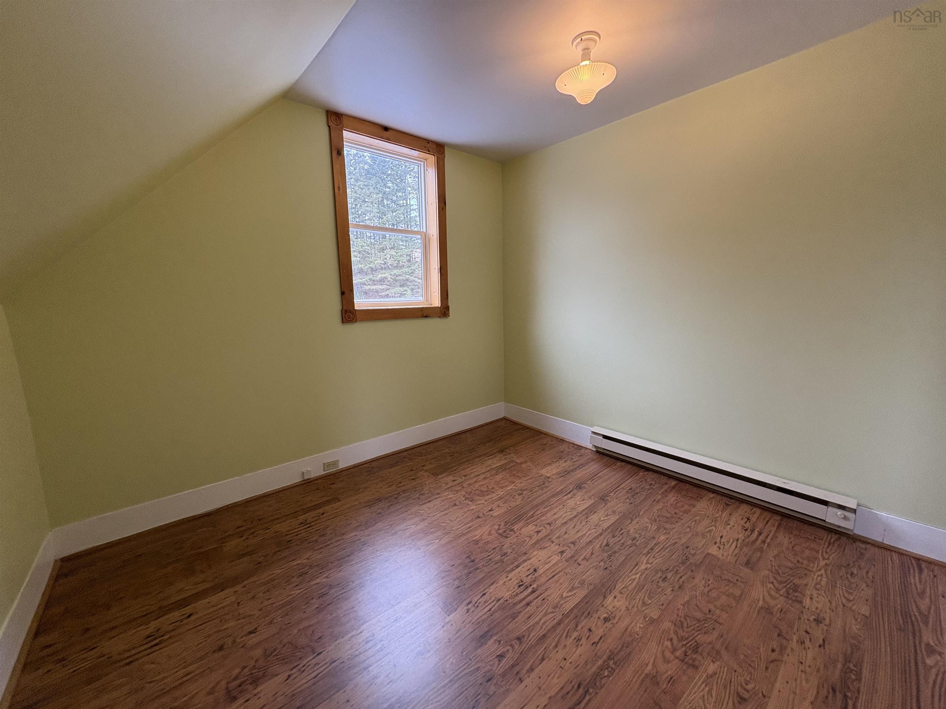 $345,000.00: 5249 East River West Side Road, Eureka