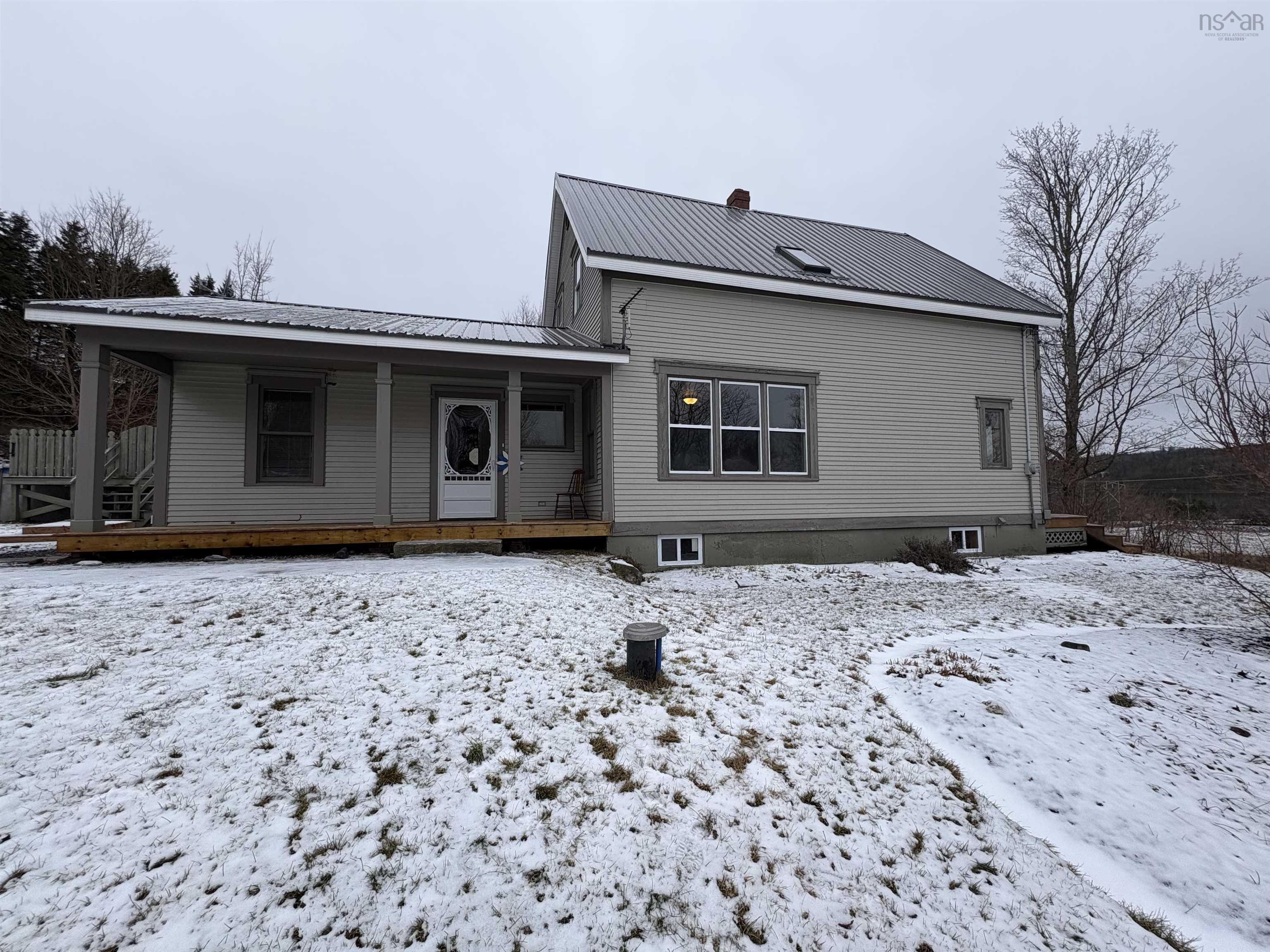 $345,000.00: 5249 East River West Side Road, Eureka