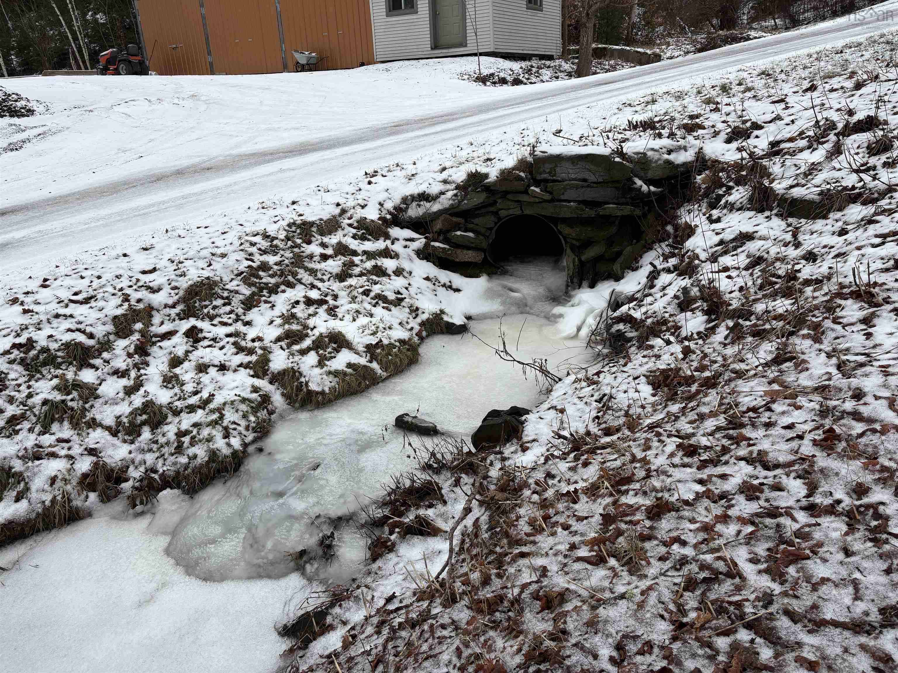 $345,000.00: 5249 East River West Side Road, Eureka